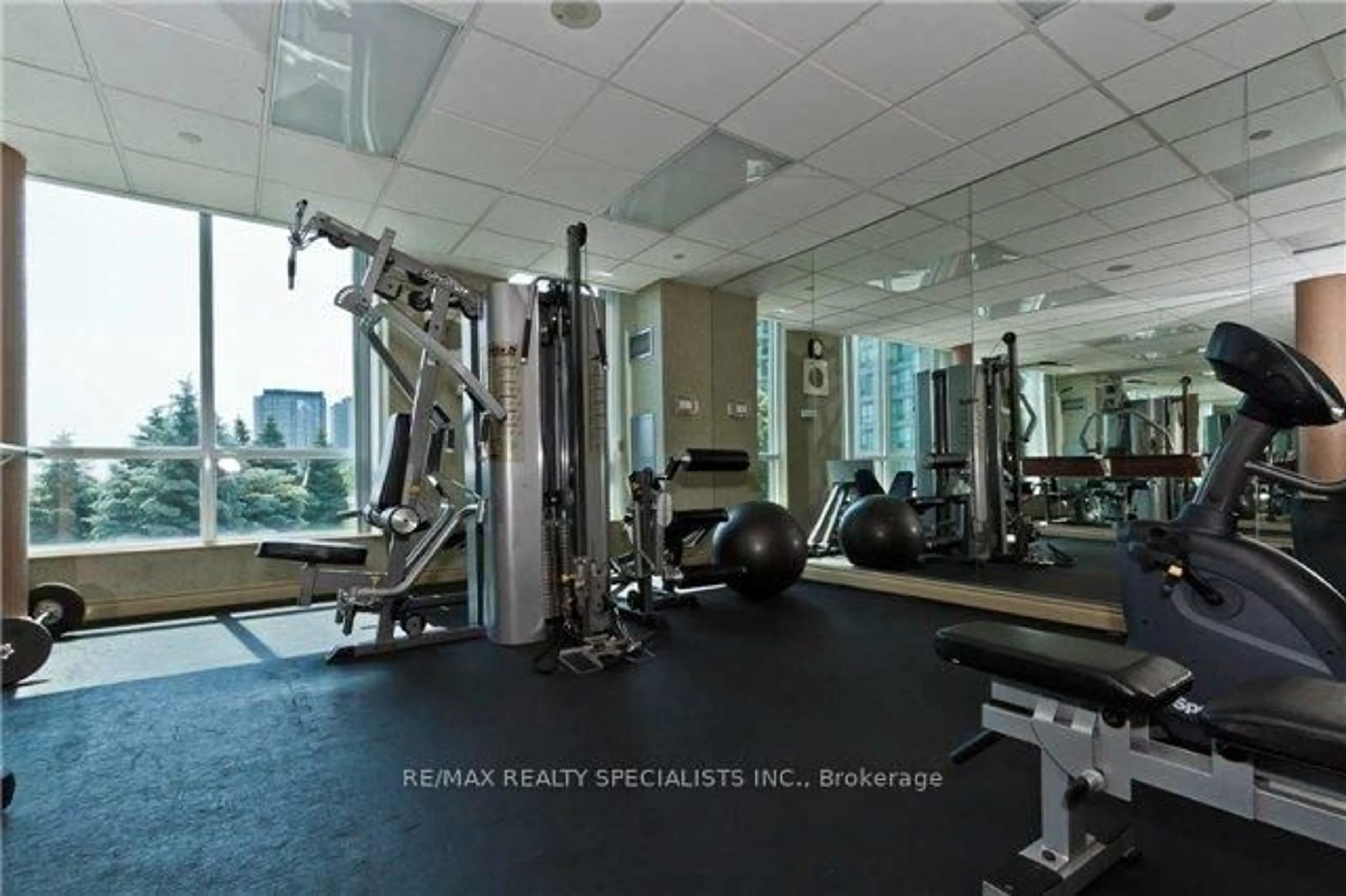 Gym or fitness room for 2565 Erin Centre Blvd #411, Mississauga Ontario L5M 6Z8