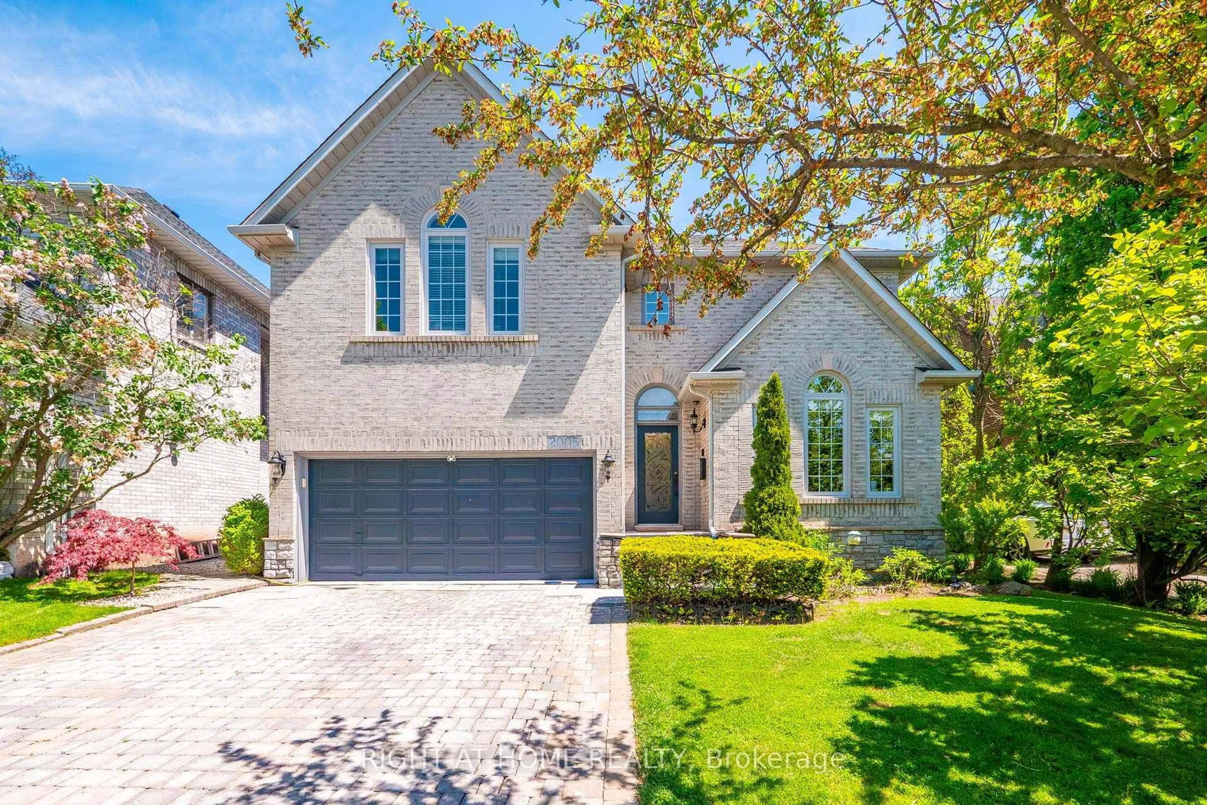 Home with brick exterior material, street for 2005 Oak Springs Rd, Oakville Ontario L6H 5P9