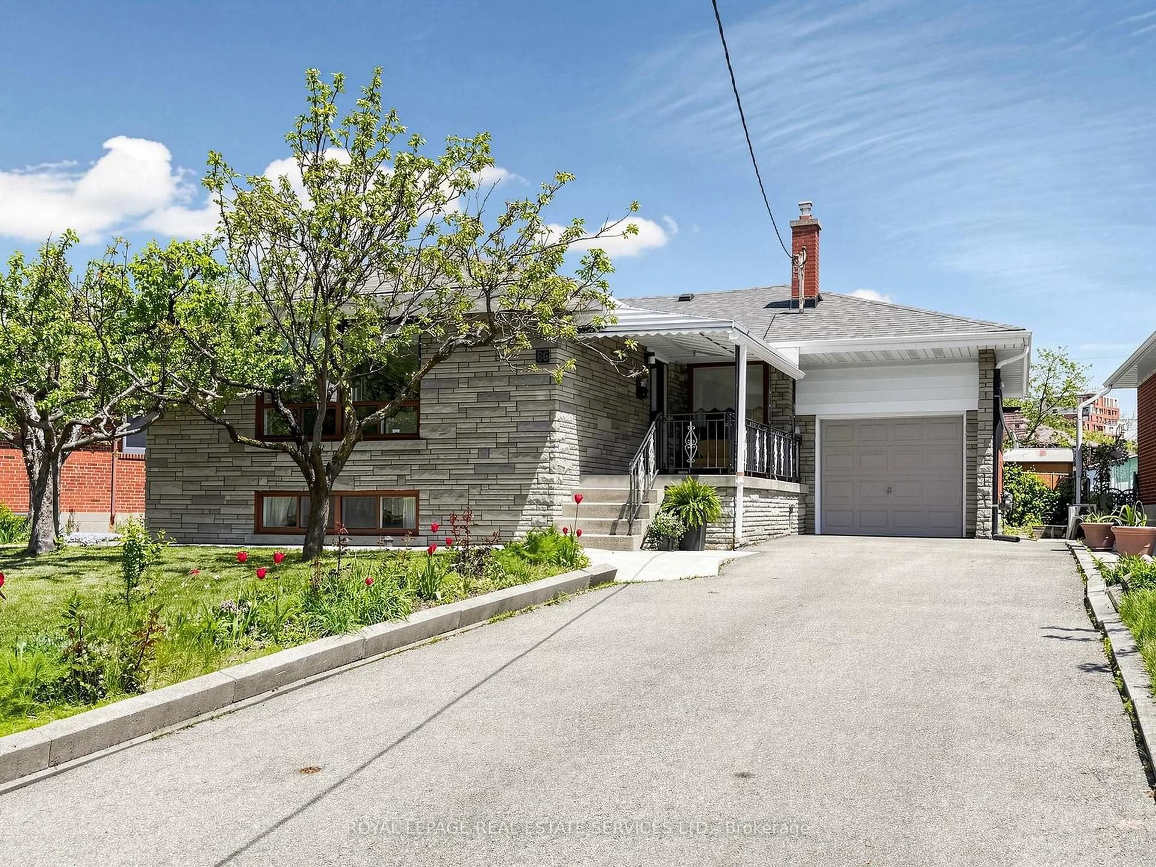 Home with brick exterior material, street for 86 Whitburn Cres, Toronto Ontario M3M 2S4