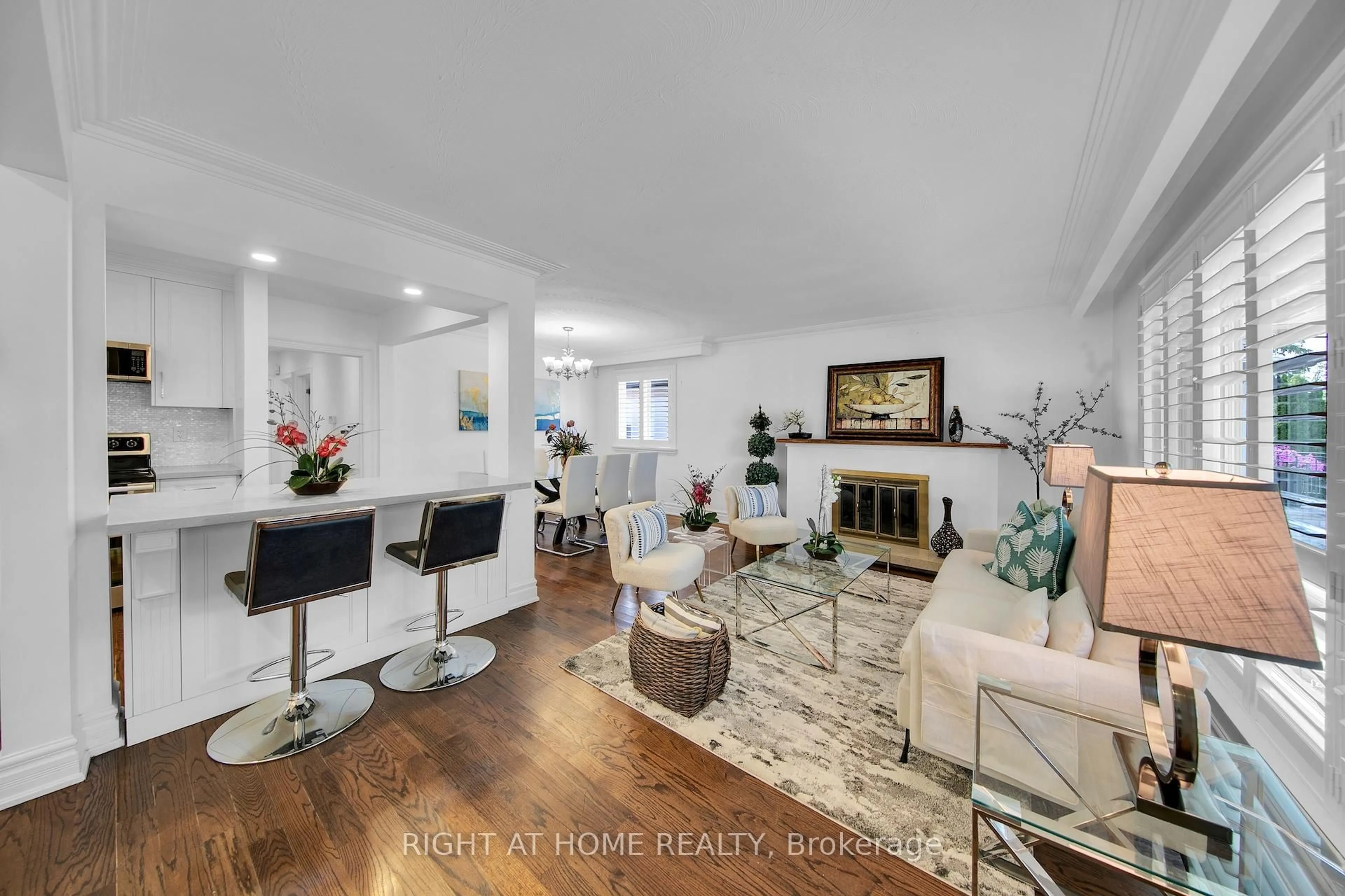 Living room with furniture, unknown for 19 Wall Ave, Toronto Ontario M9N 2N6