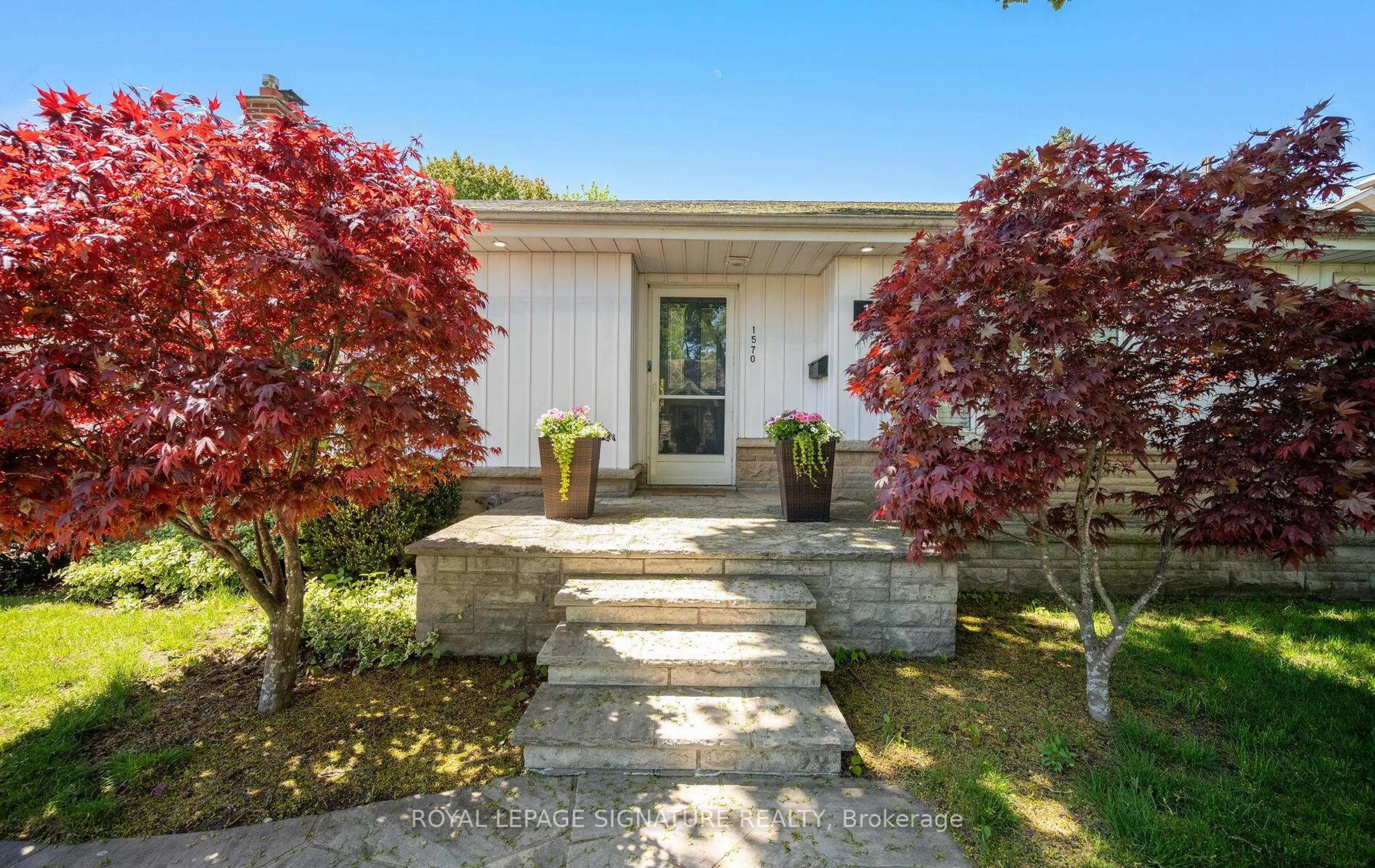 Unknown for 1570 Park Royale Blvd, Mississauga Ontario L5E 2Z4