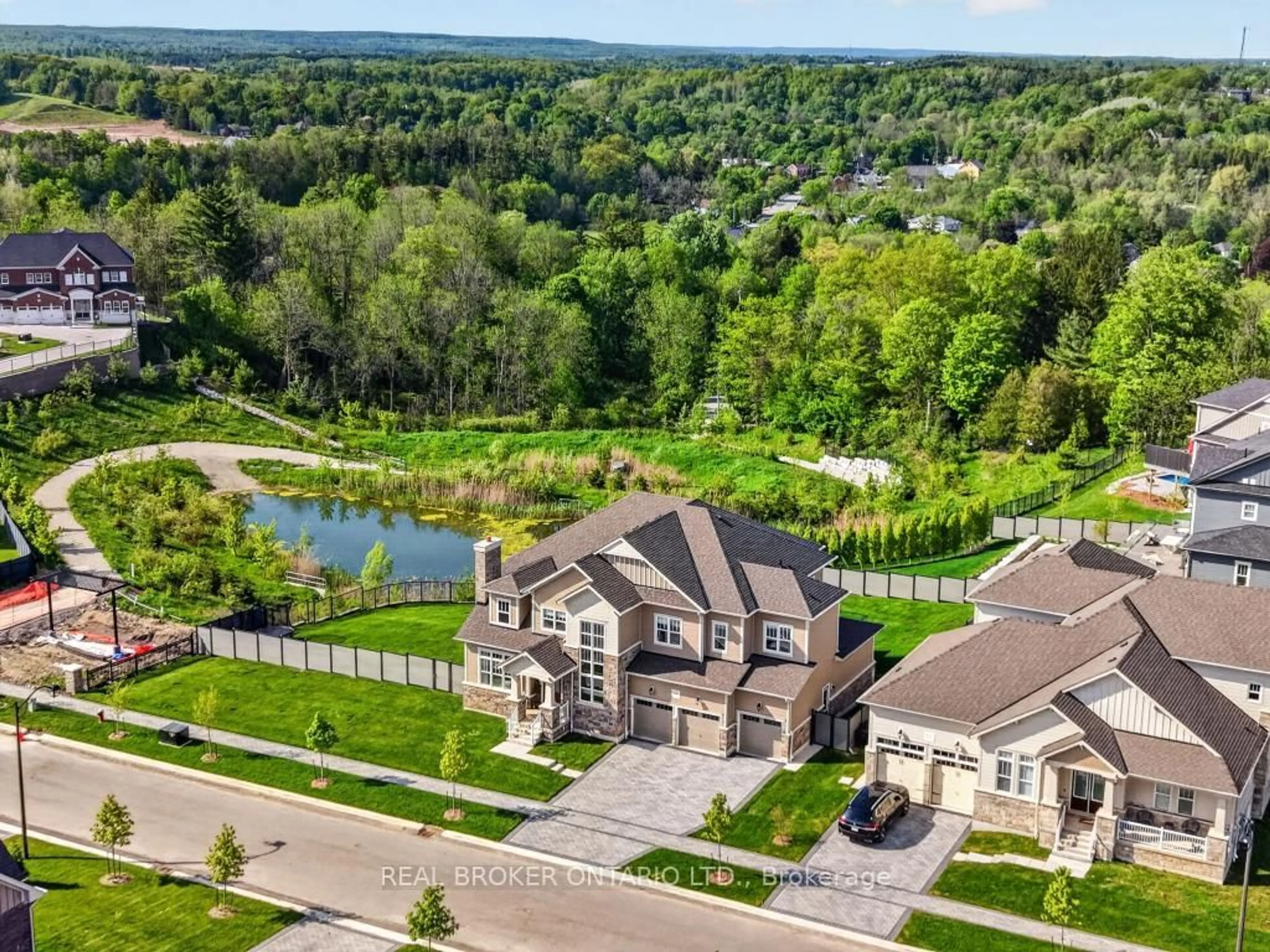 A pic from outside/outdoor area/front of a property/back of a property/a pic from drone, water/lake/river/ocean view for 34 Gamble St, Halton Hills Ontario L7G 0P3