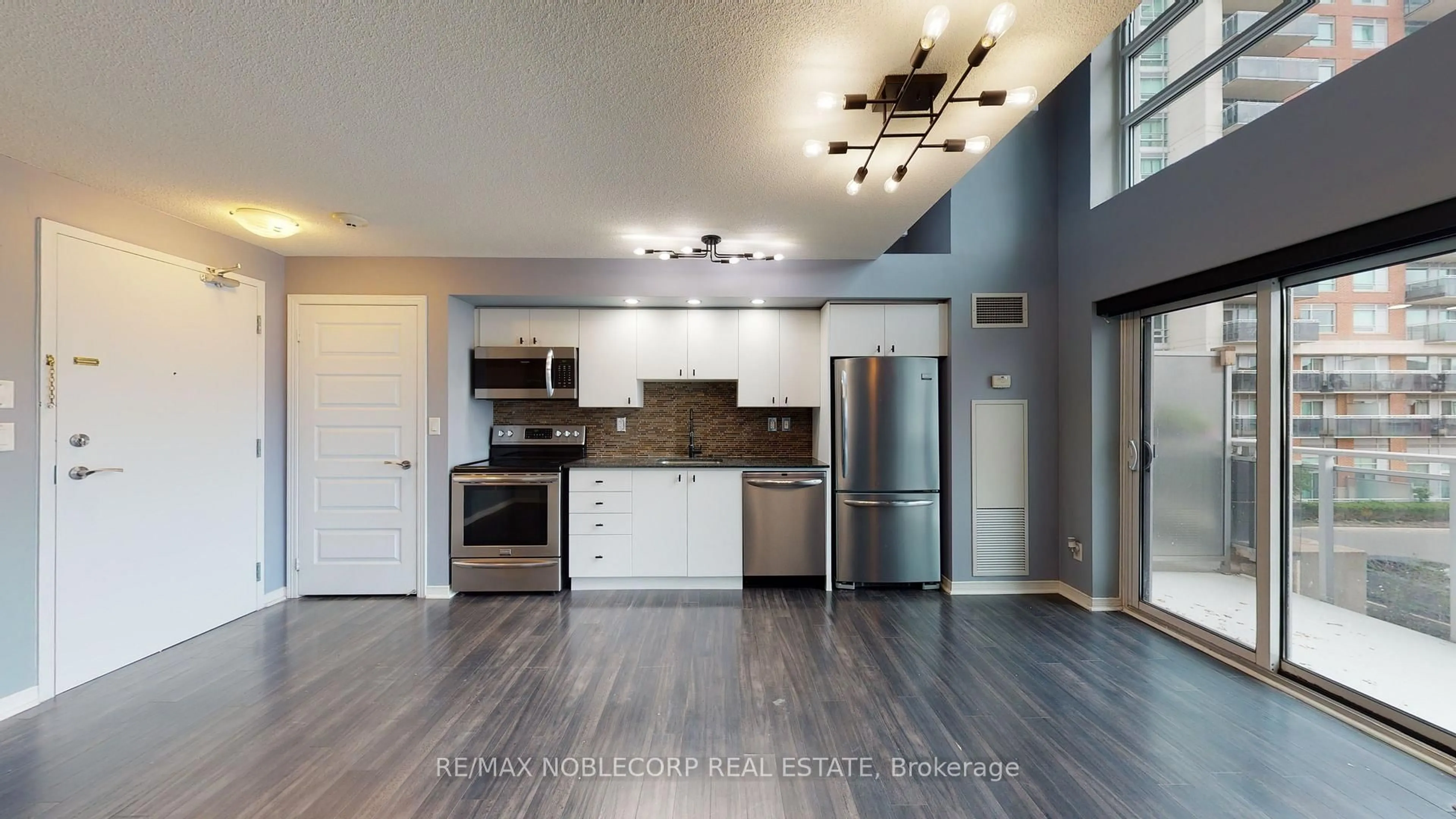 Open concept kitchen, unknown for 215 Queen St #212, Brampton Ontario L6W 0A9