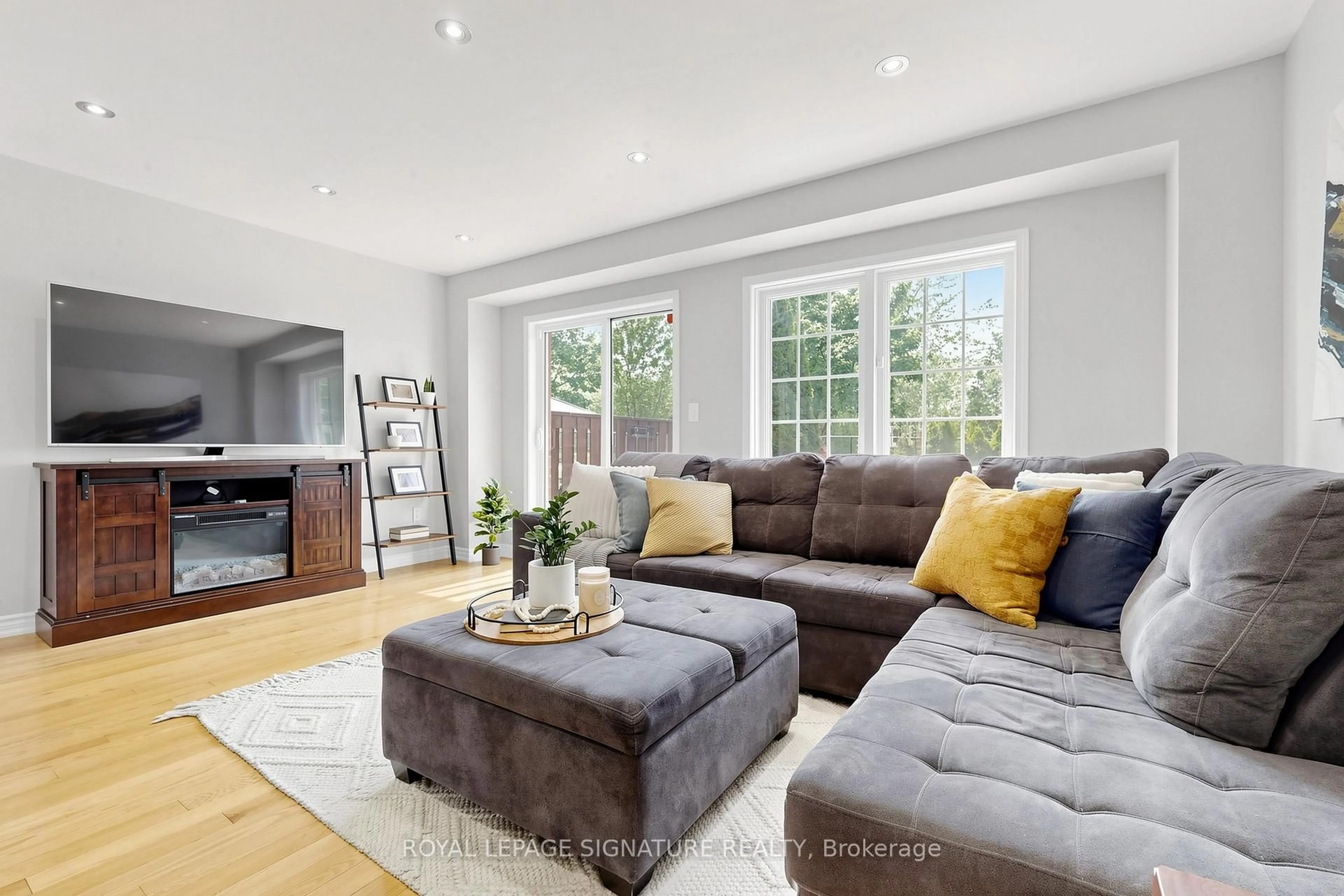 Living room with furniture, unknown for 3030 Breakwater Crt #108, Mississauga Ontario L5B 4N9