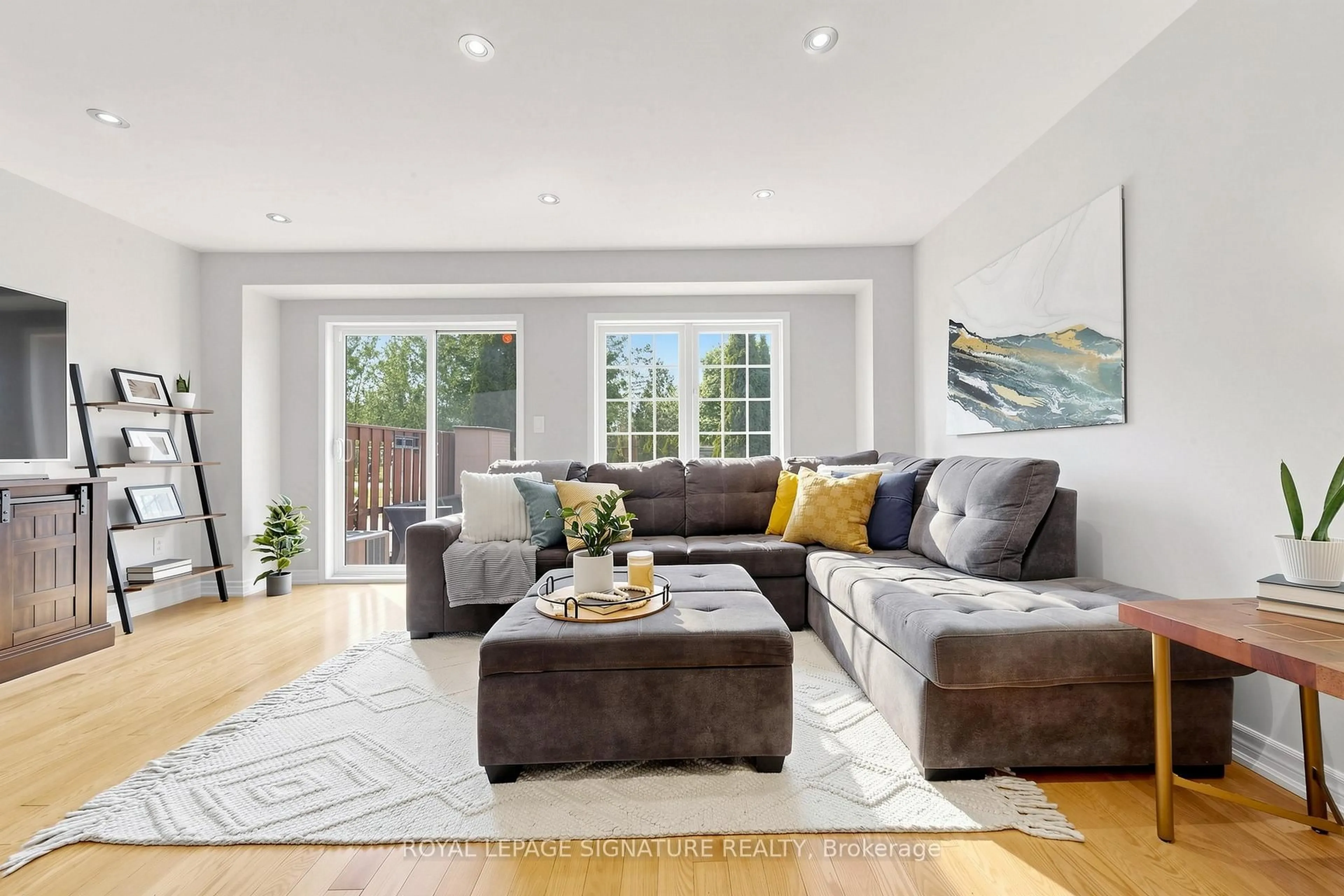 Living room with furniture, unknown for 3030 Breakwater Crt #108, Mississauga Ontario L5B 4N9