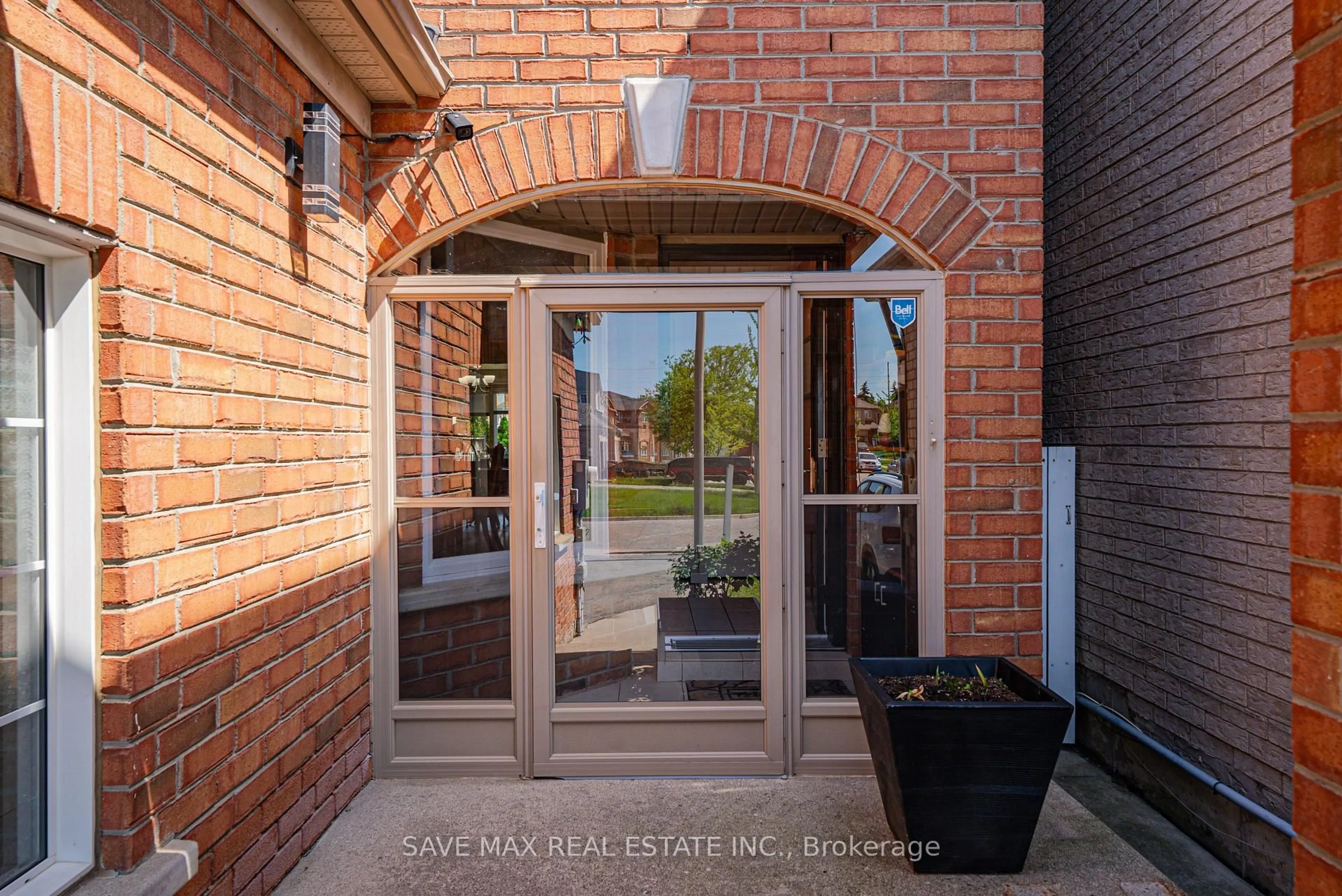Indoor entryway for 59 Olympia Cres, Brampton Ontario L6X 4W2