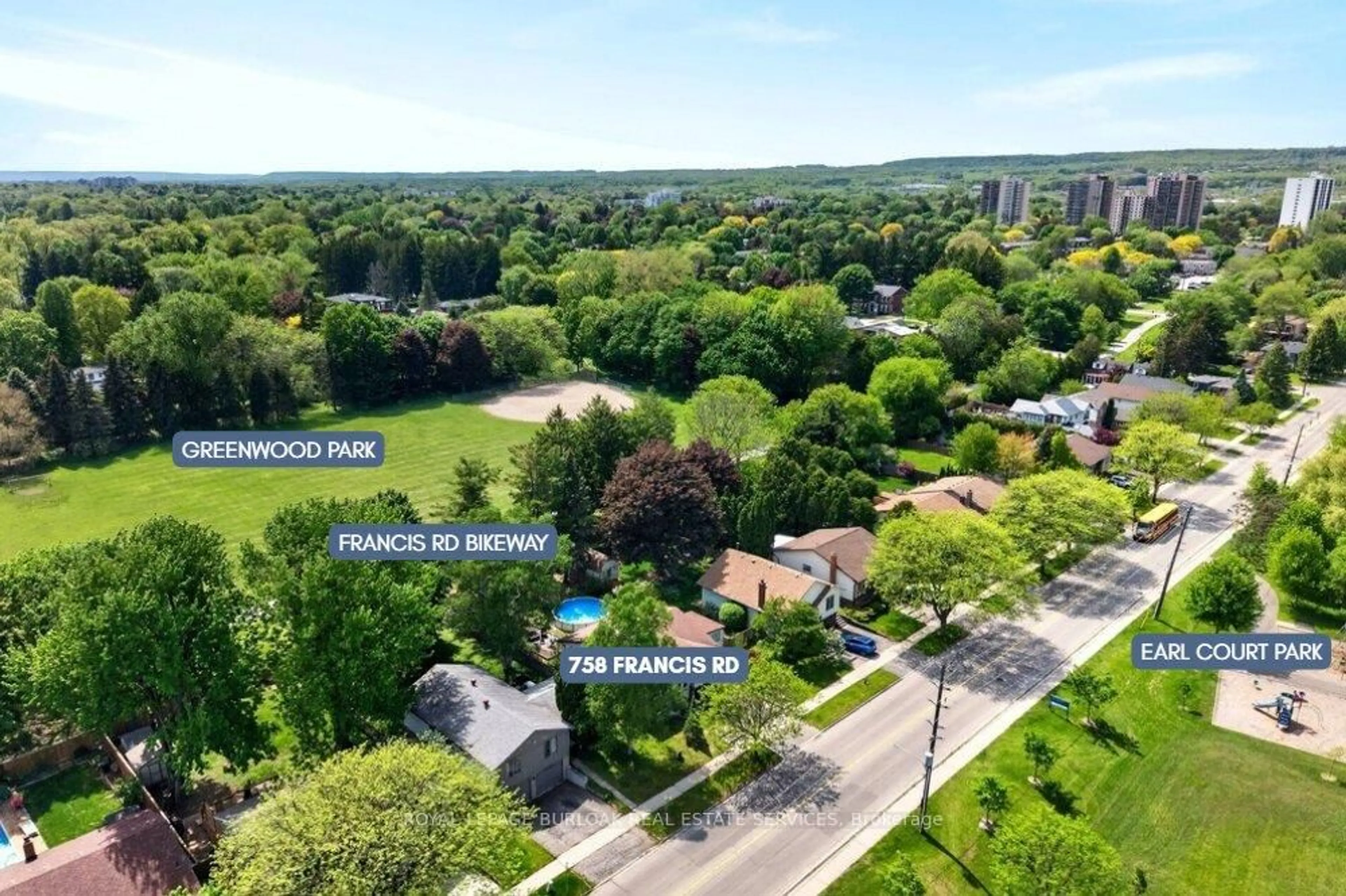 A pic from outside/outdoor area/front of a property/back of a property/a pic from drone, unknown for 758 Francis Rd, Burlington Ontario L7T 4A3