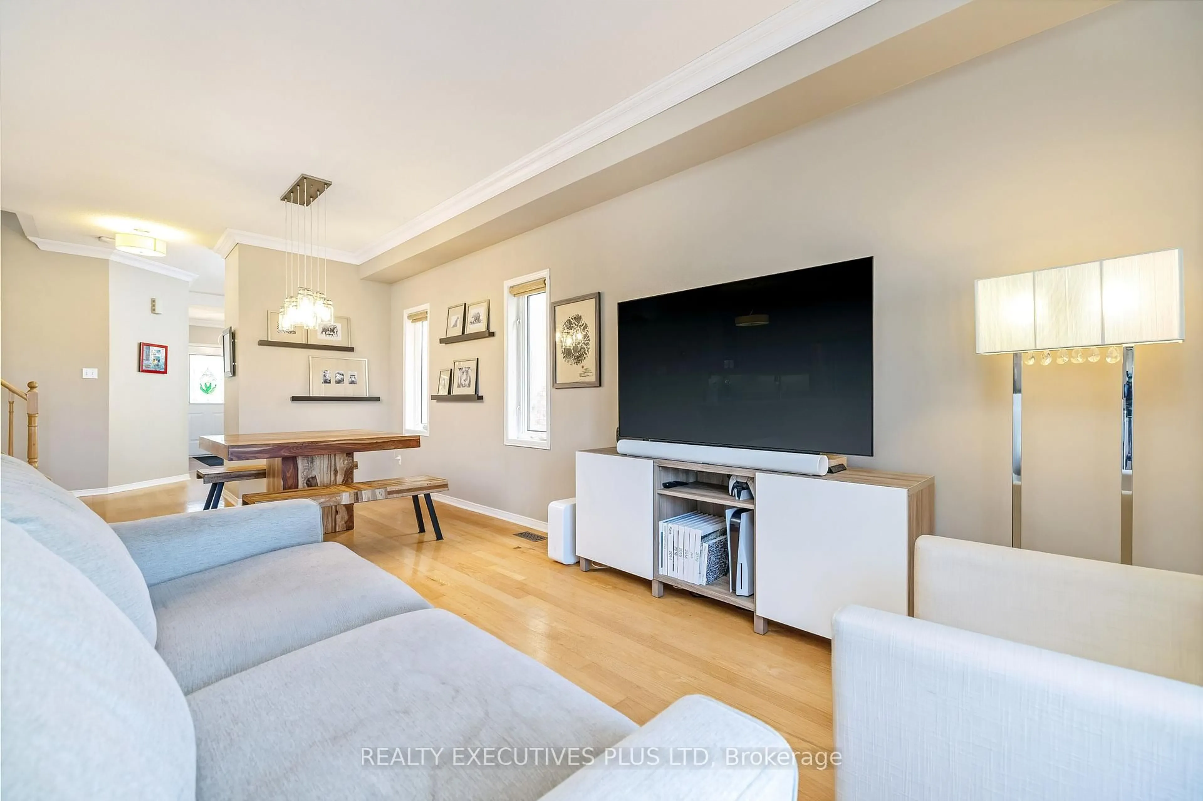 Home theater for 3113 Owls Foot Dr, Mississauga Ontario L5M 6T8