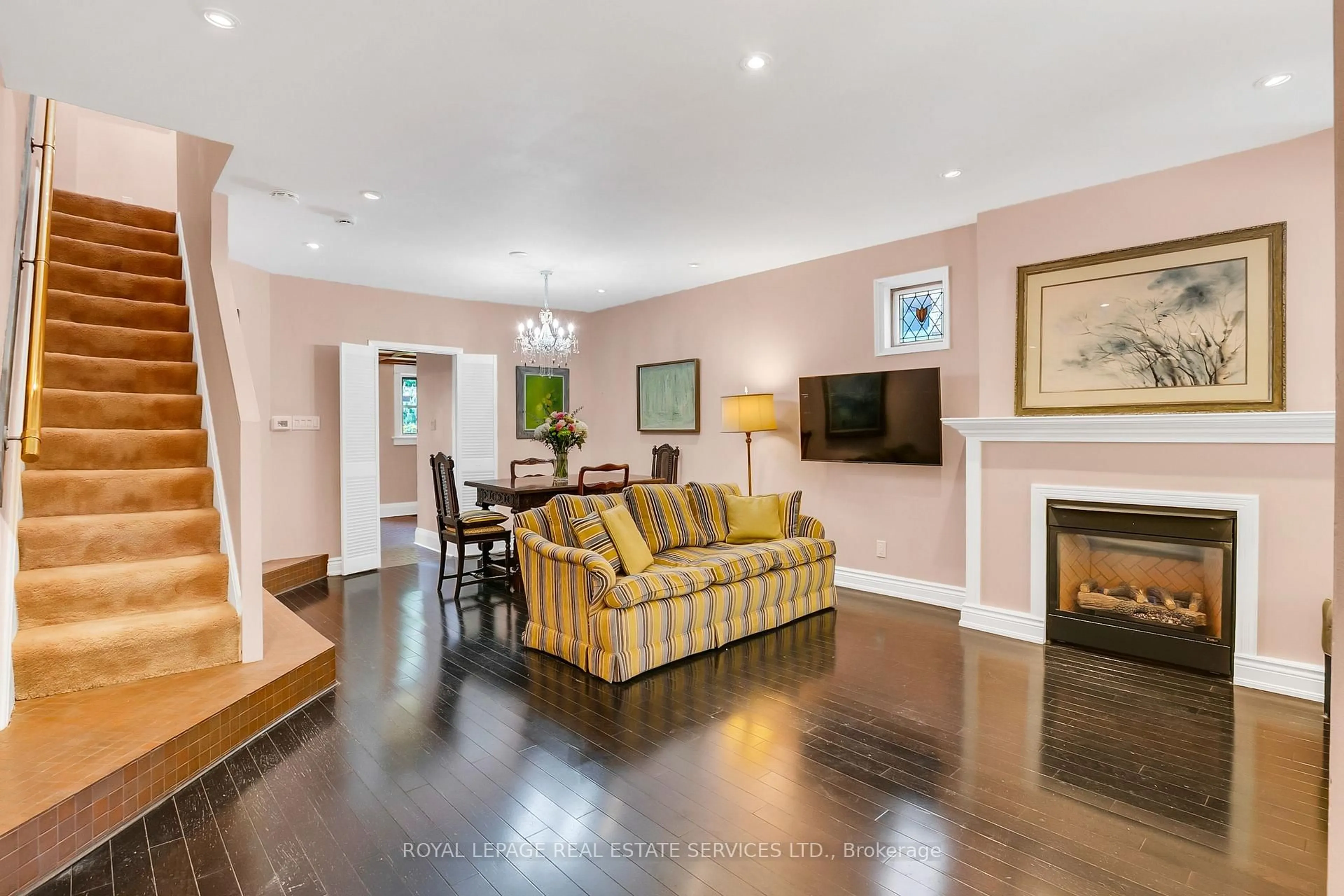 Living room with furniture, unknown for 490 Willard Ave, Toronto Ontario M6S 3R6