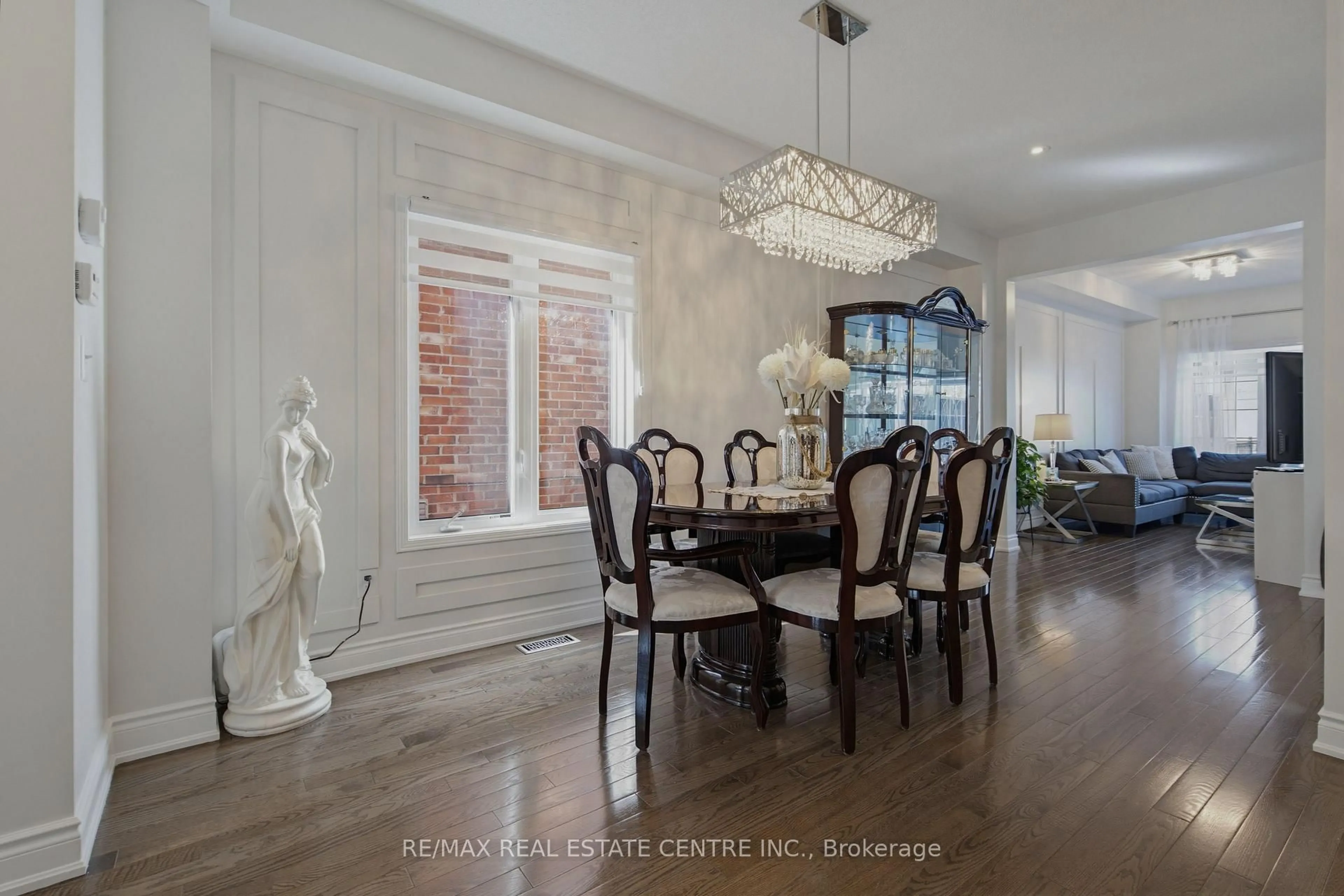 Dining room, unknown for 16 Gulfbrook Circ, Brampton Ontario L6Z 0G4