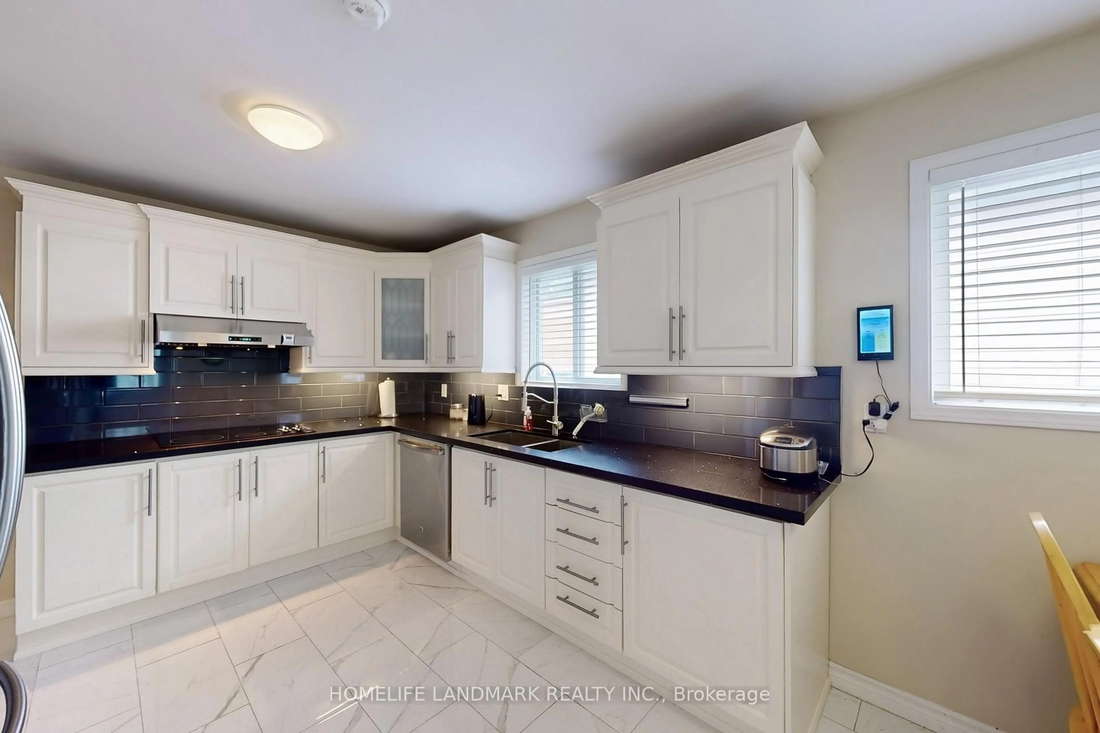 Unknown for 2603 Bromsgrove Rd, Mississauga Ontario L5J 1M1