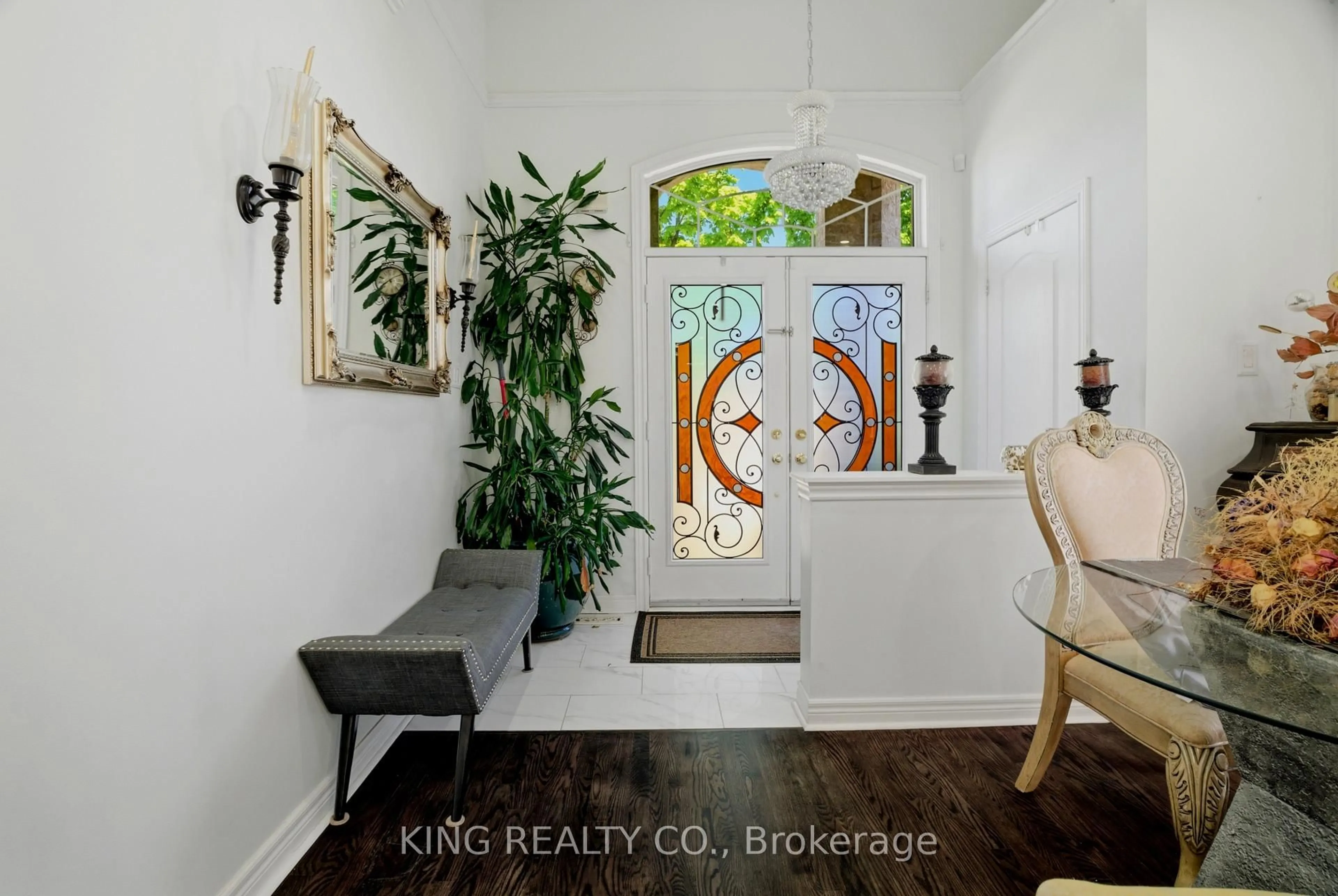 Indoor entryway for 12 Helman Rd, Brampton Ontario L6R 0R6