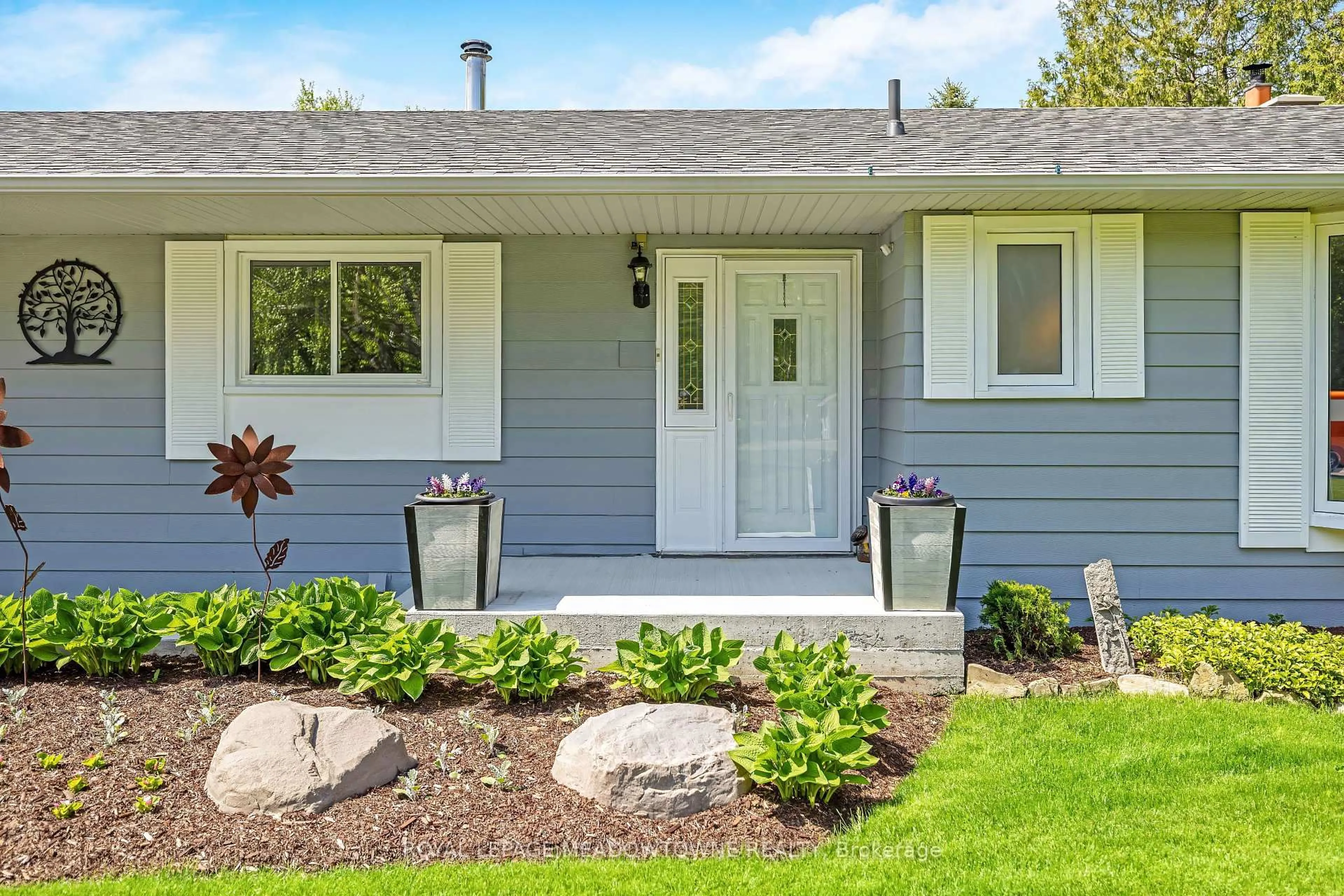 Home with vinyl exterior material, street for 11740 Dublin Line, Halton Hills Ontario L7J 2M1