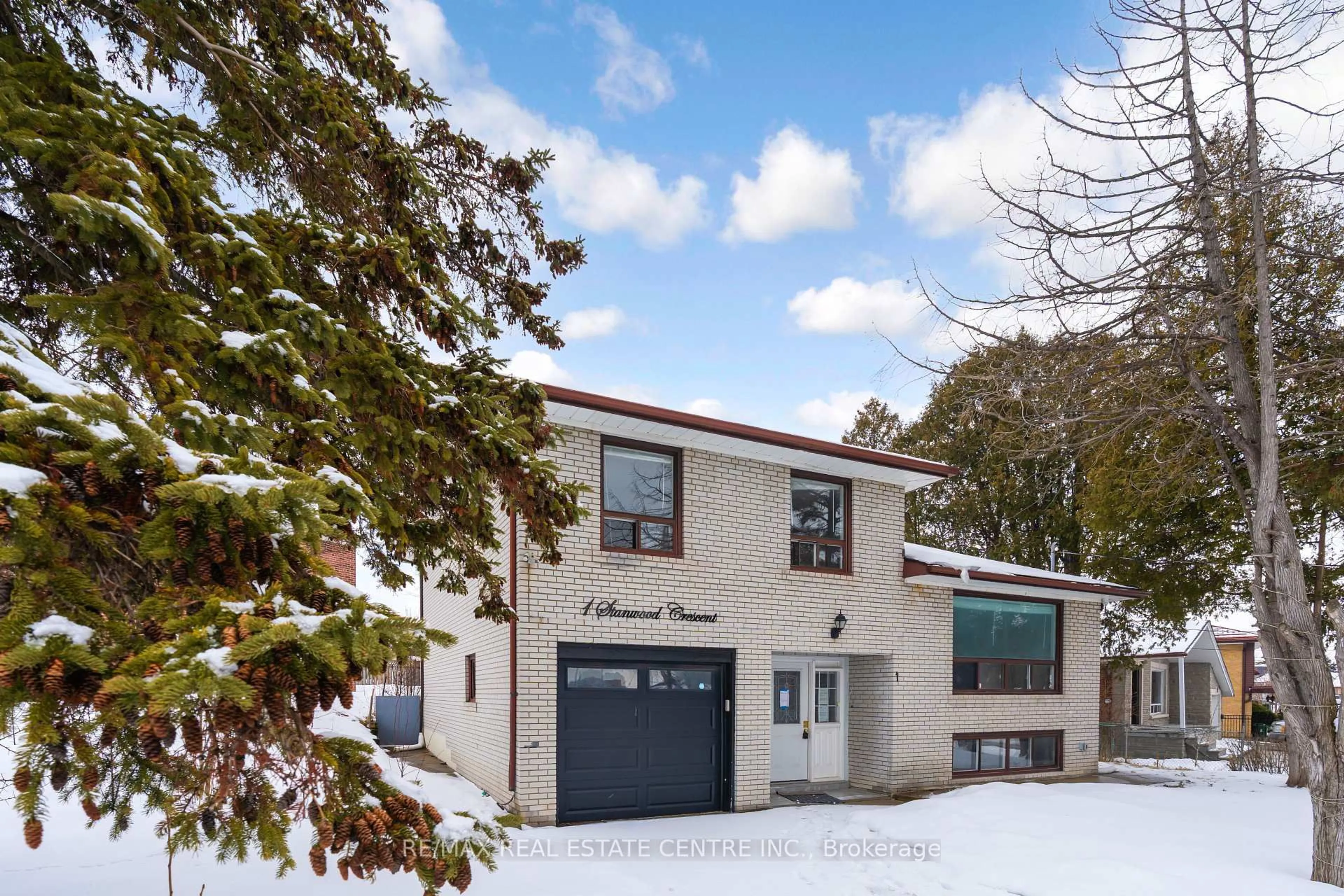 Unknown for 1 Stanwood Cres, Toronto Ontario M9M 1Z8