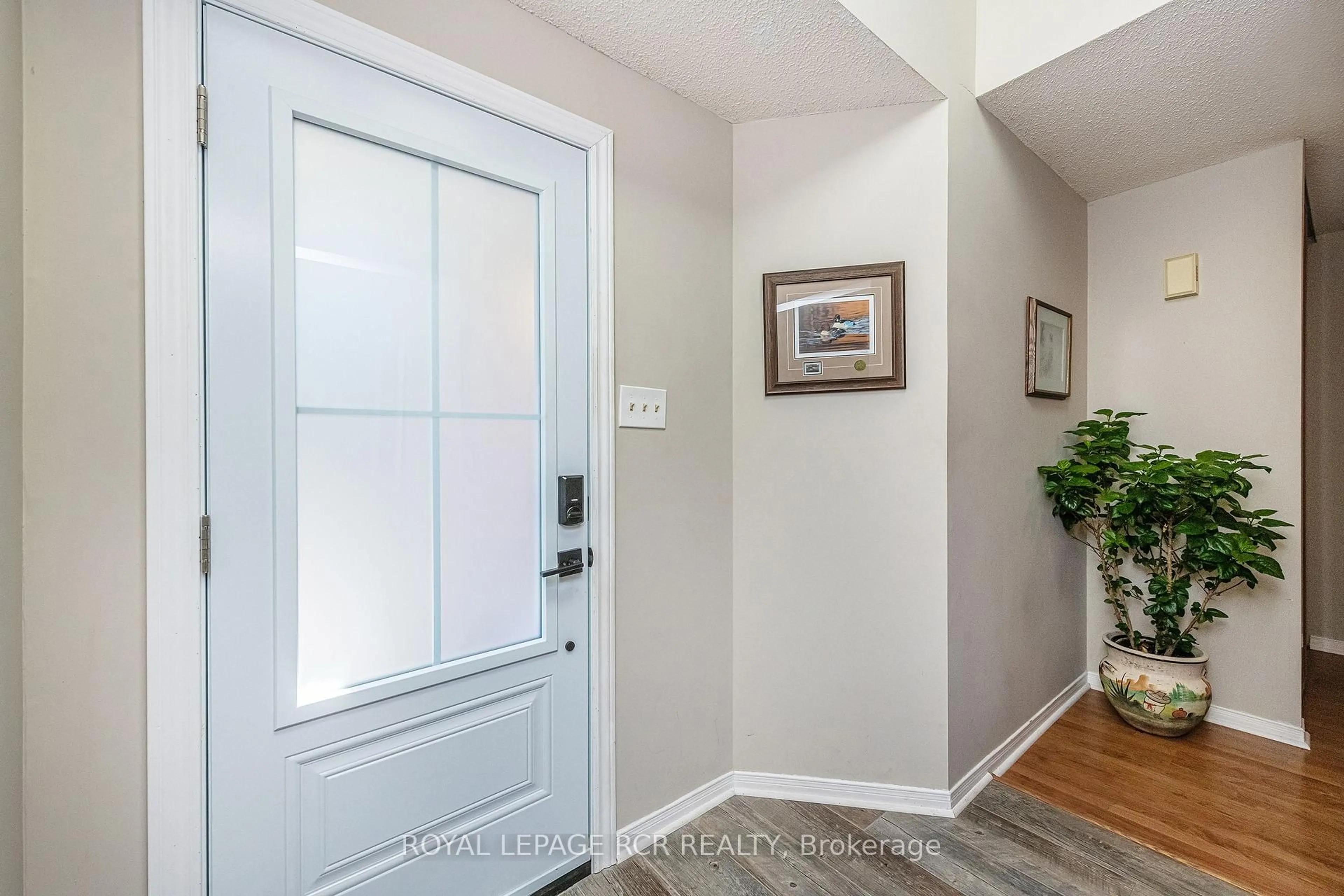 Indoor entryway for 194 Lisa Marie Dr, Orangeville Ontario L9W 4P7