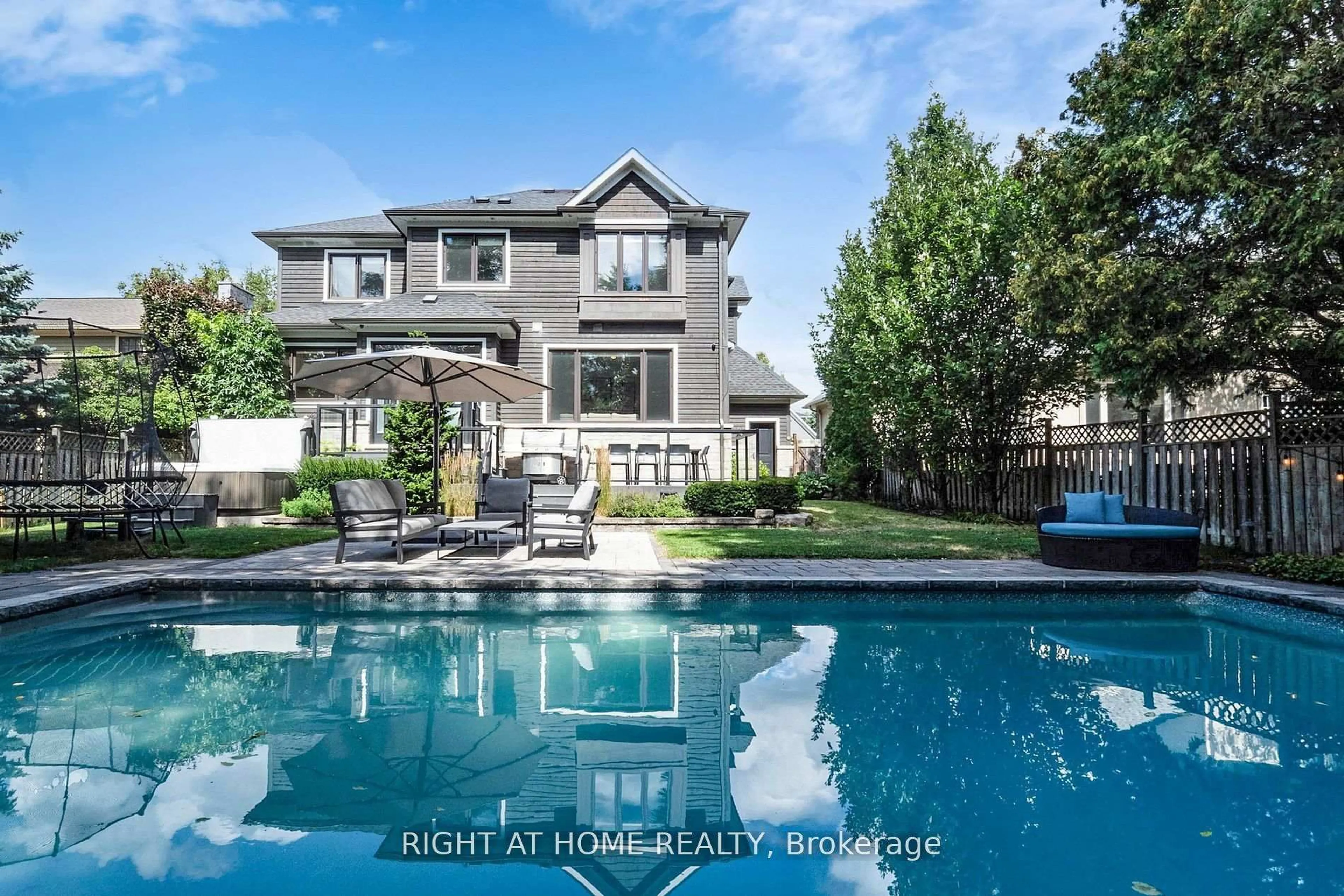 Pool for 490 Orchard Dr, Oakville Ontario L6K 1P1
