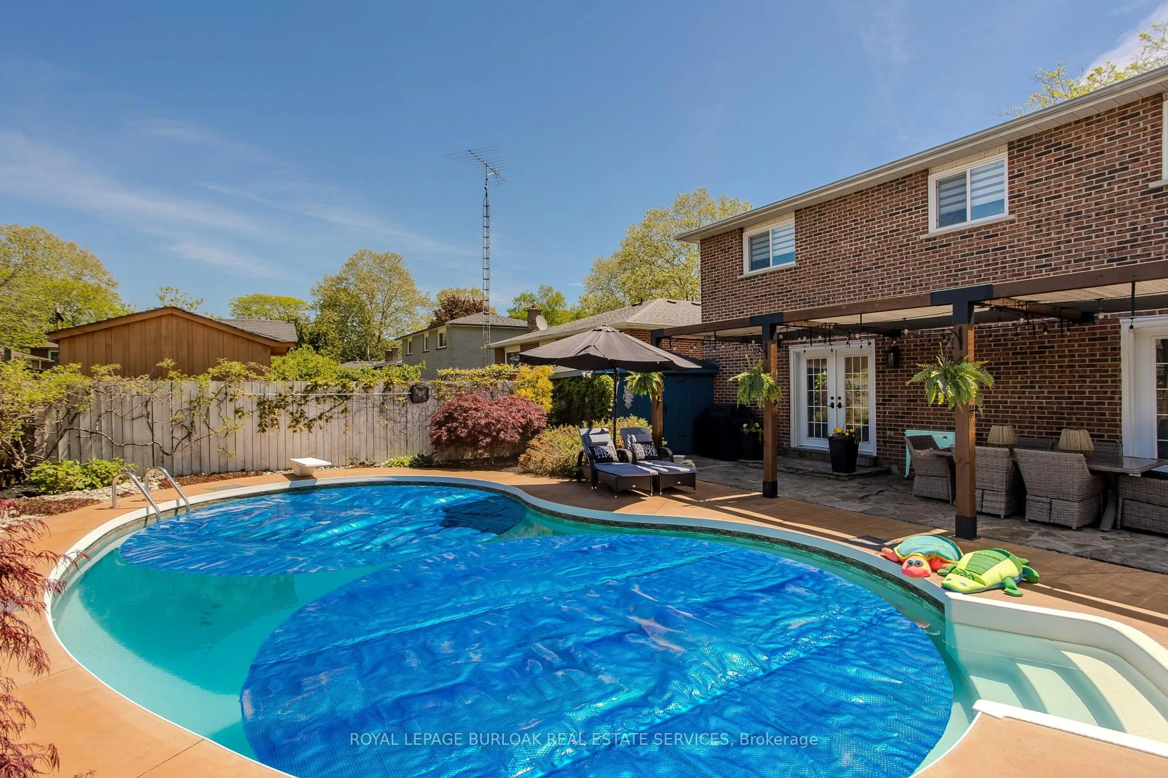 Pool for 1109 Dowland Cres, Burlington Ontario L7T 4C7