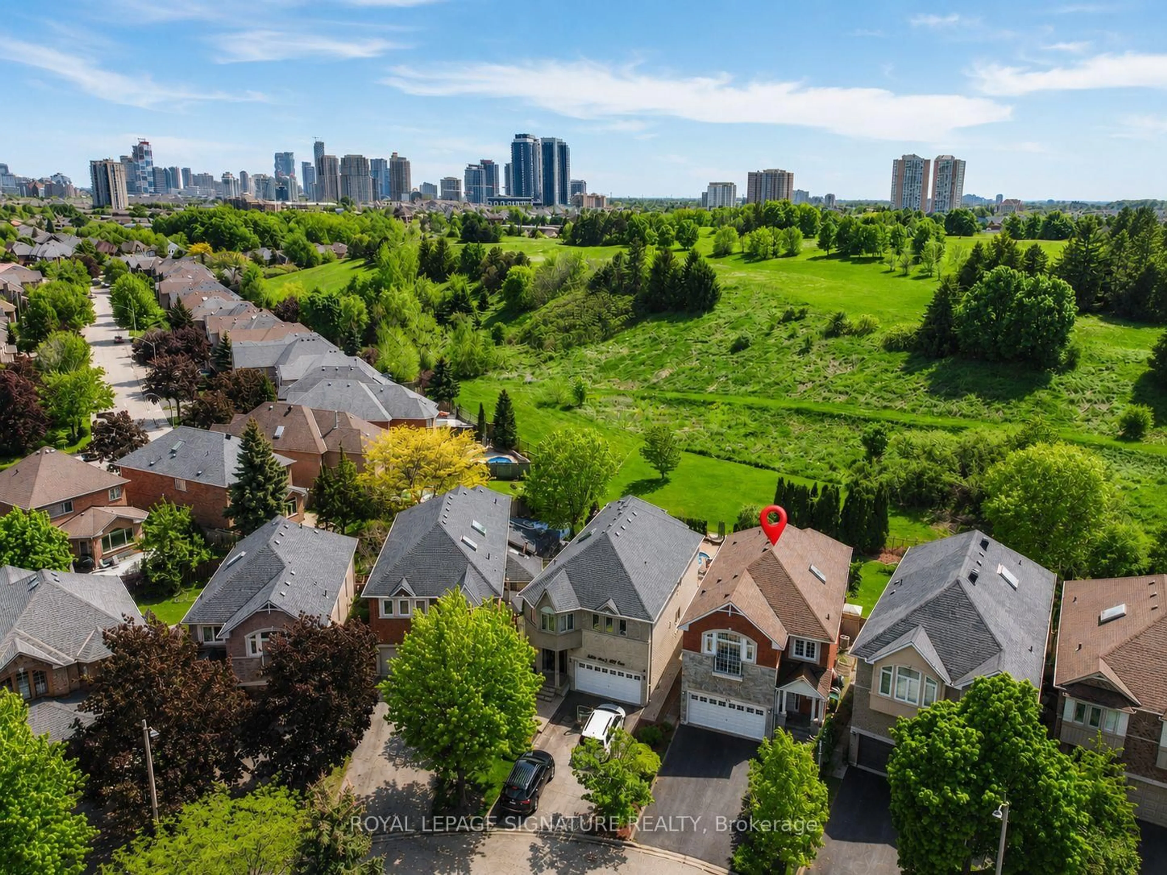 A pic from outside/outdoor area/front of a property/back of a property/a pic from drone, city buildings view from balcony for 5504 Windy Hill Crt, Mississauga Ontario L4Z 3W4