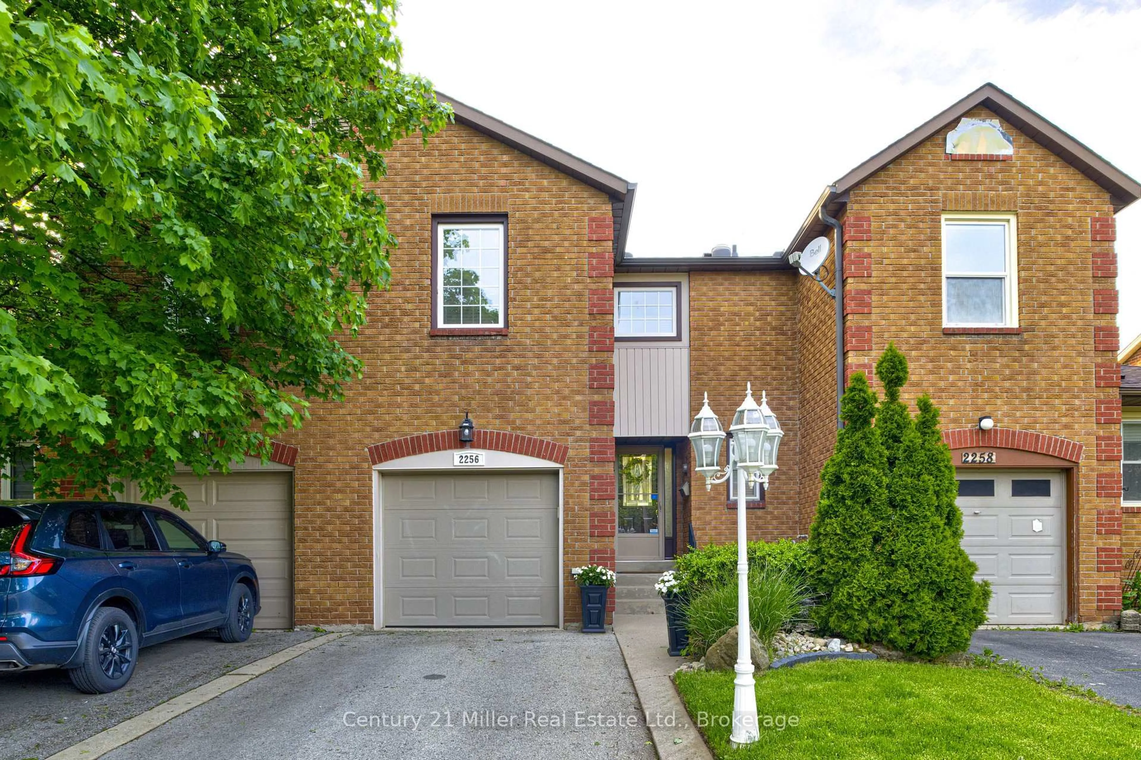 Home with brick exterior material, street for 2256 MARGOT St, Oakville Ontario L6H 3M7