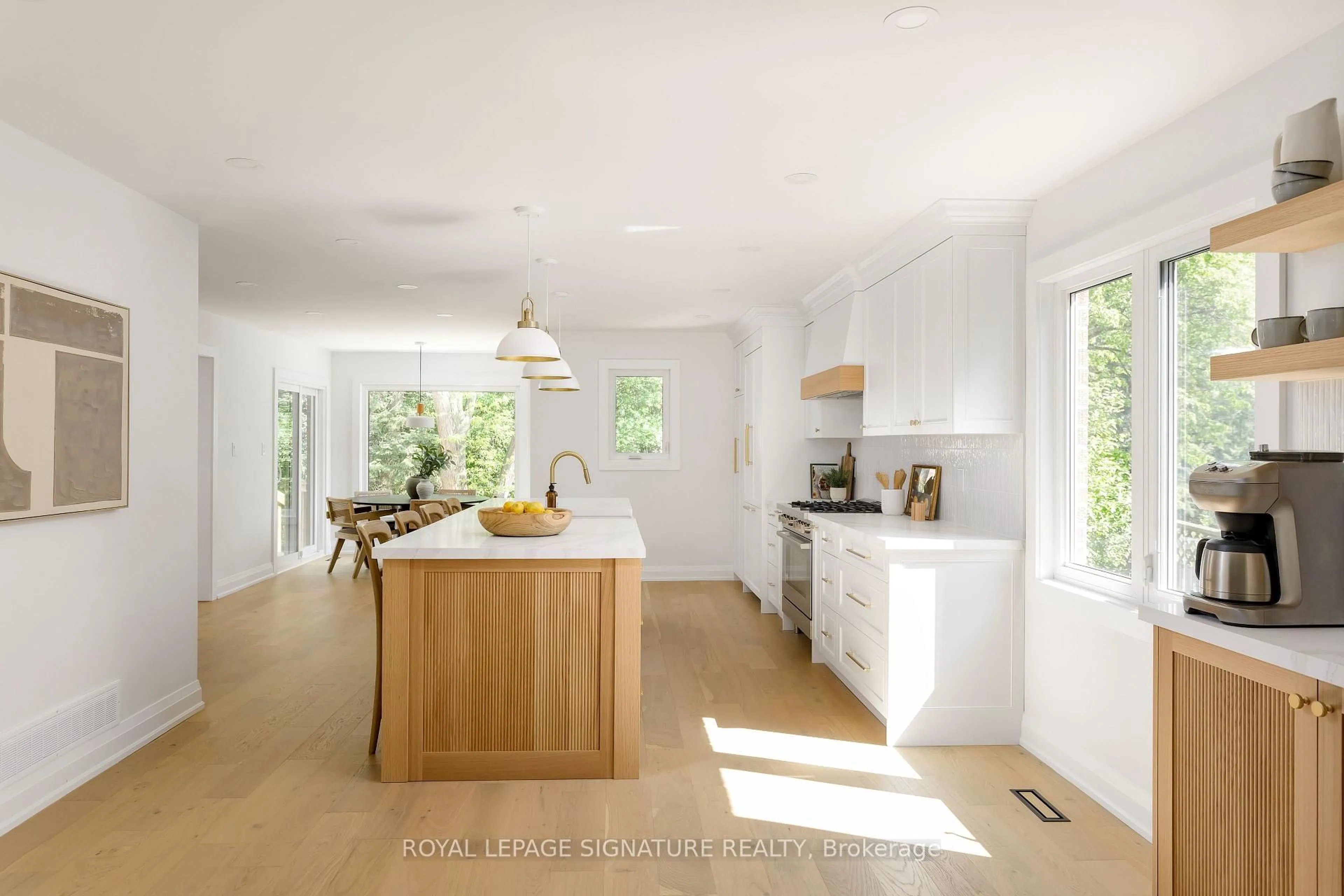 Open concept kitchen, unknown for 1026 Oak Meadow Rd, Oakville Ontario L6M 1J7