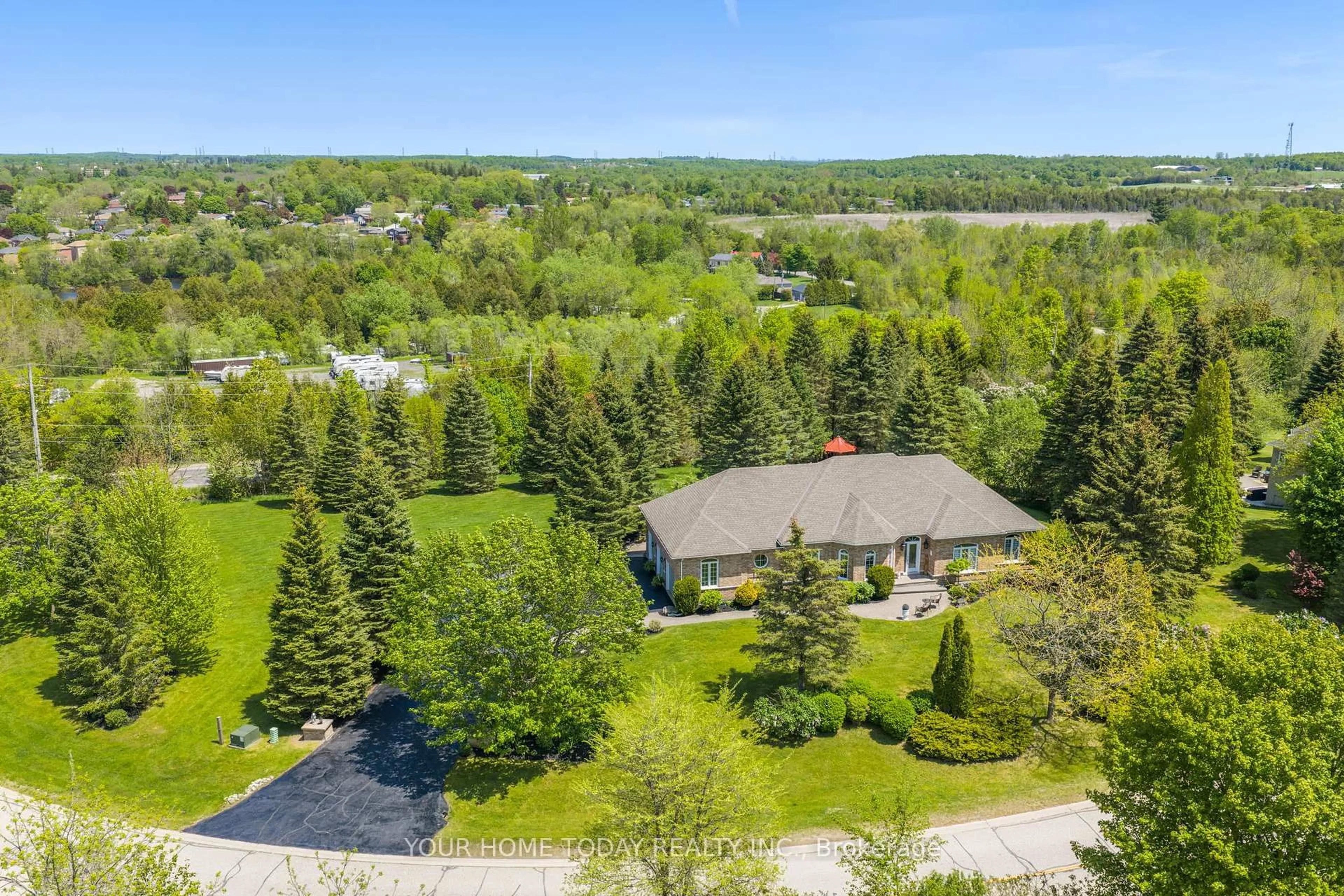 A pic from outside/outdoor area/front of a property/back of a property/a pic from drone, unknown for 2 Trillium Terr, Halton Hills Ontario L7J 2W8
