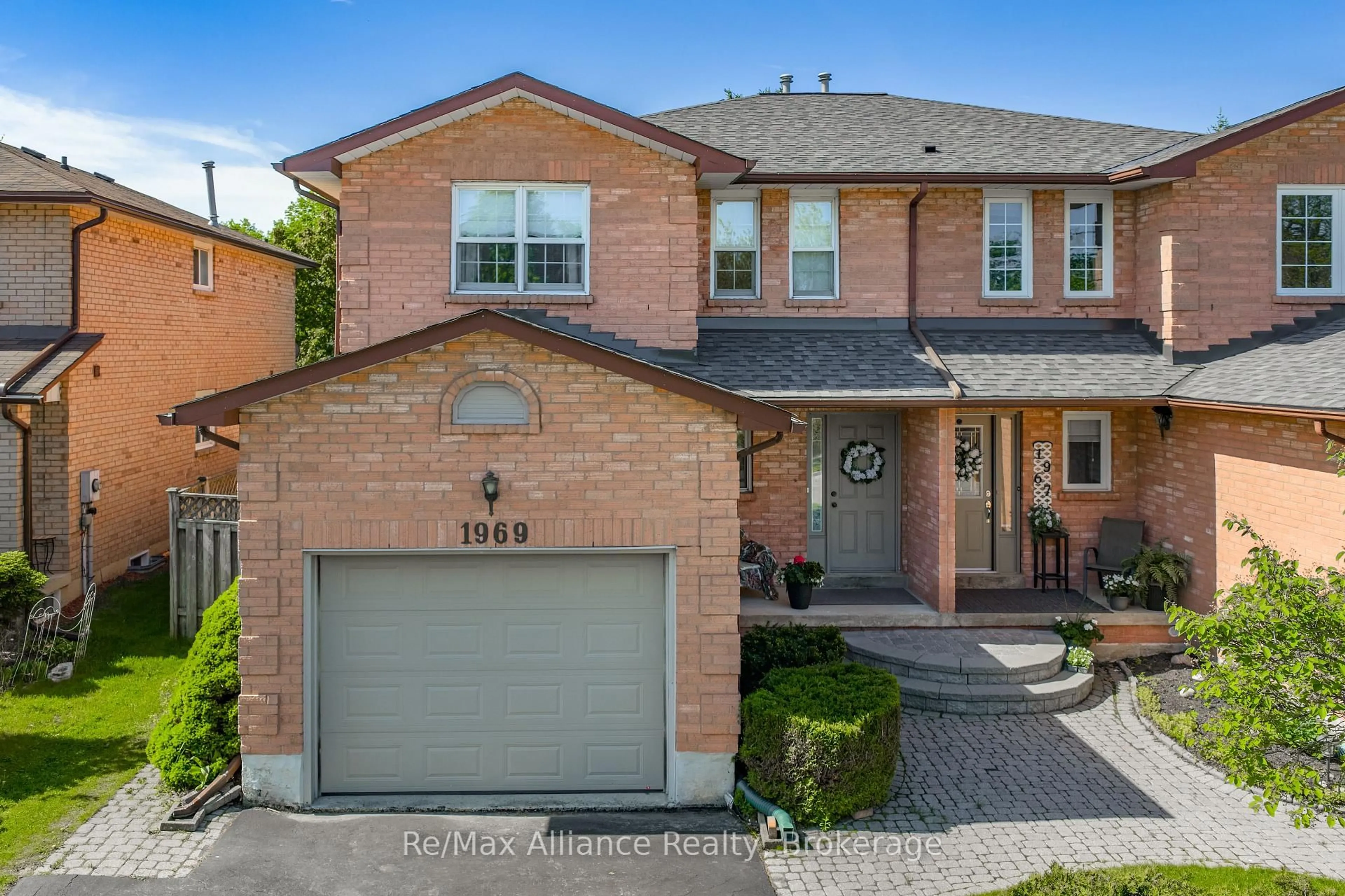 Home with brick exterior material, street for 1969 Glenada Cres, Oakville Ontario L6H 4M8