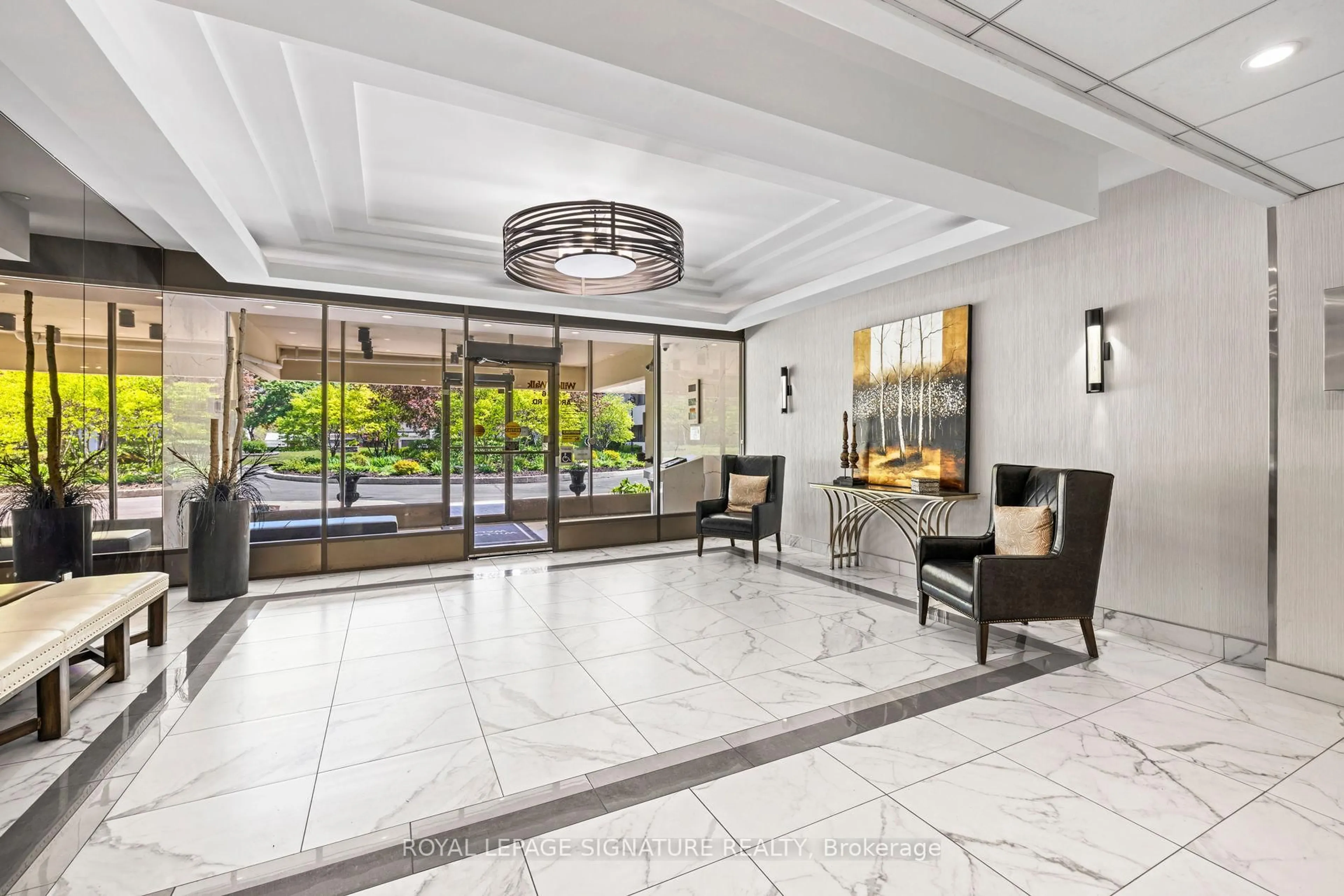 Lobby for 2556 Argyle Rd #304, Mississauga Ontario L5B 2H6