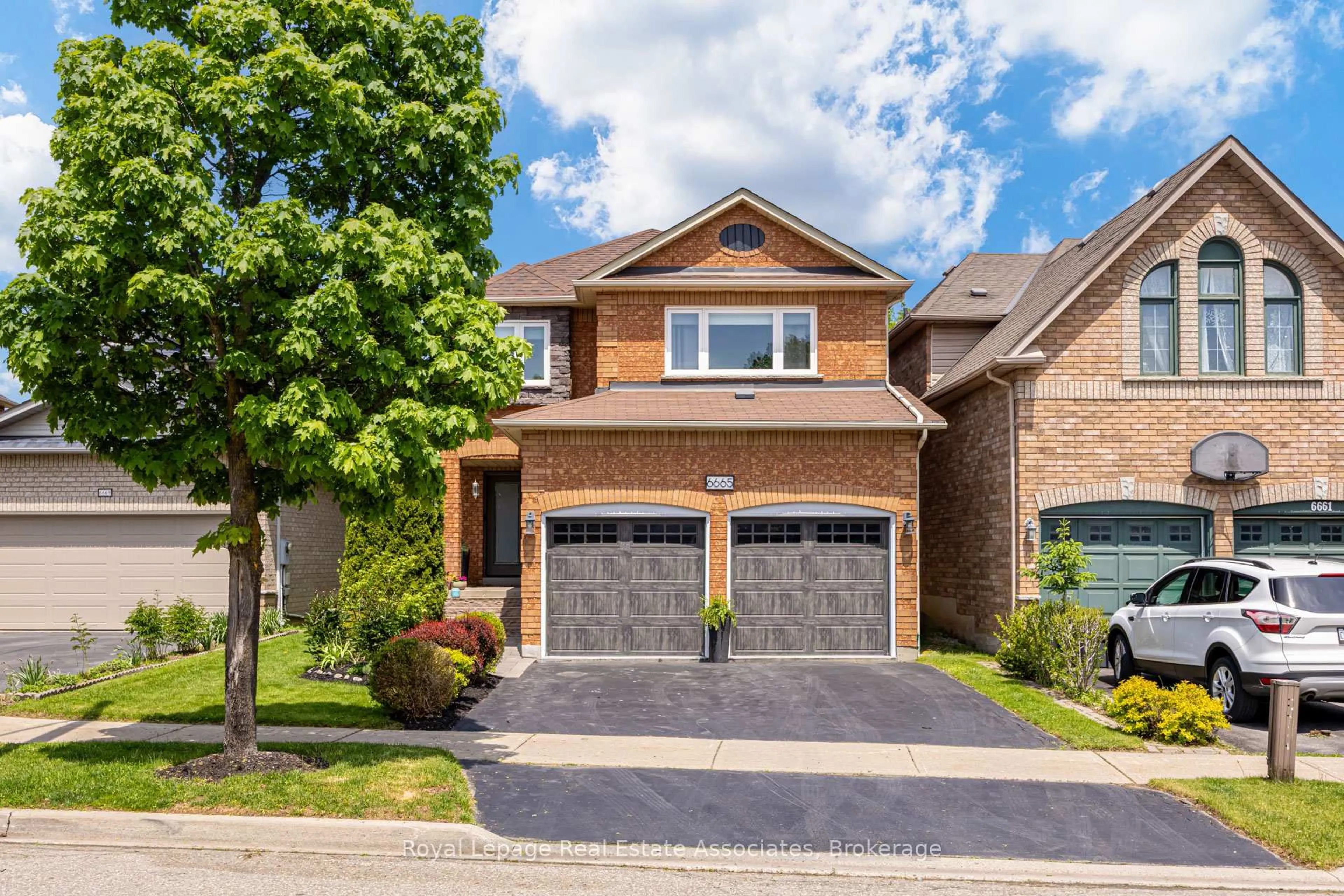 Home with brick exterior material, street for 6665 Meteor Crt, Mississauga Ontario L5N 7H9