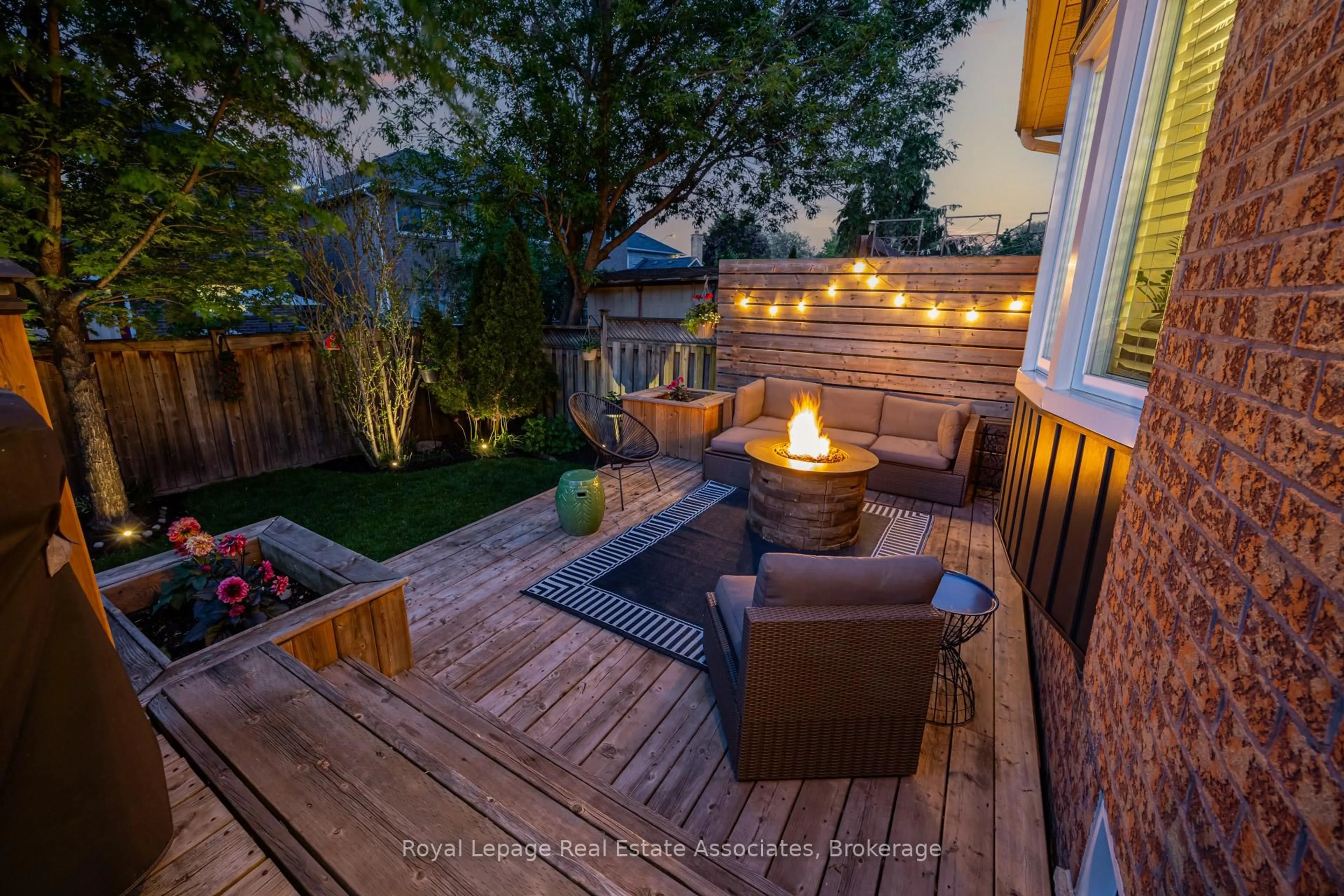 Patio, street for 6665 Meteor Crt, Mississauga Ontario L5N 7H9