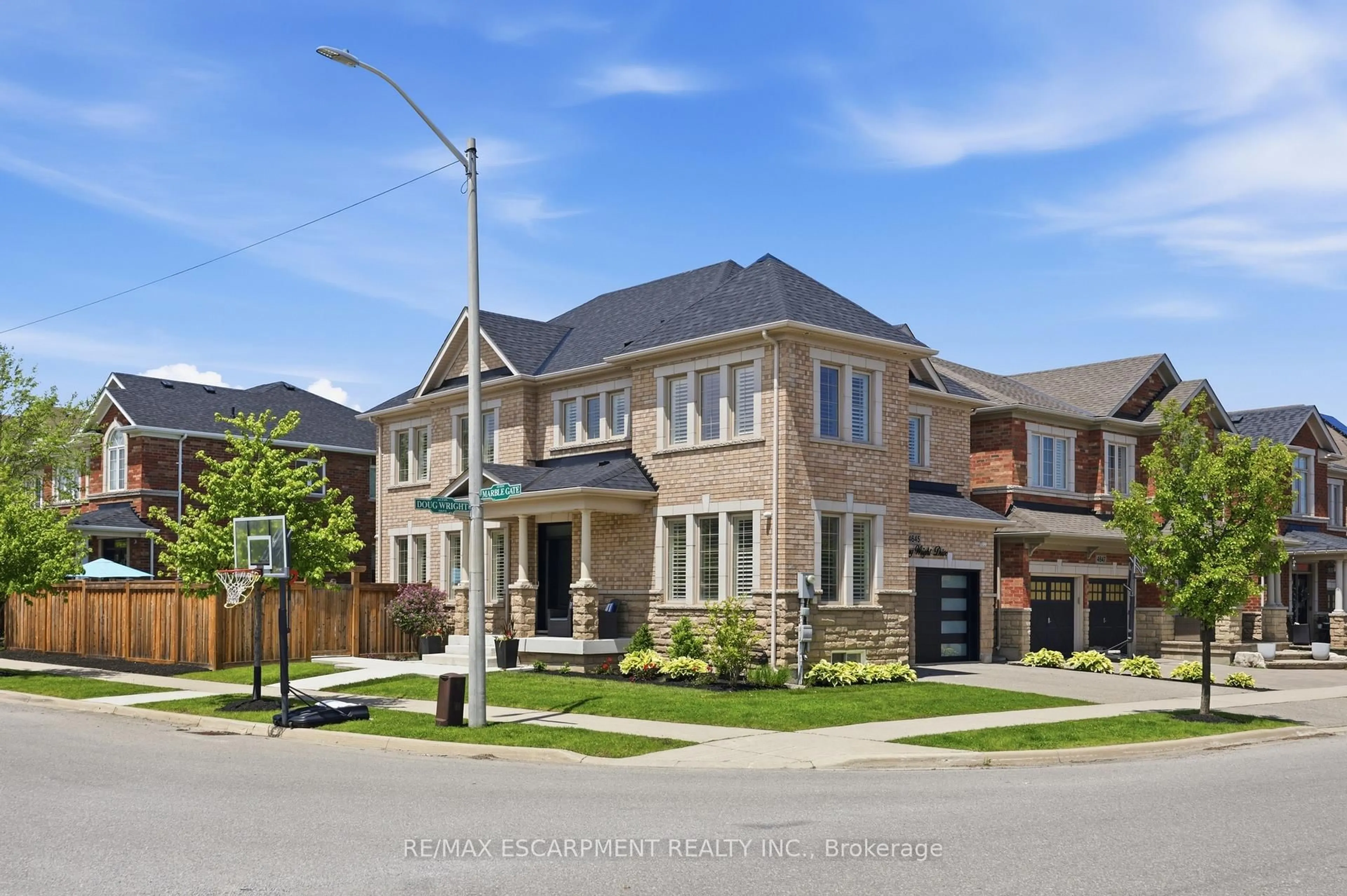 Home with brick exterior material, street for 4645 Doug Wright Dr, Burlington Ontario L7M 0L3