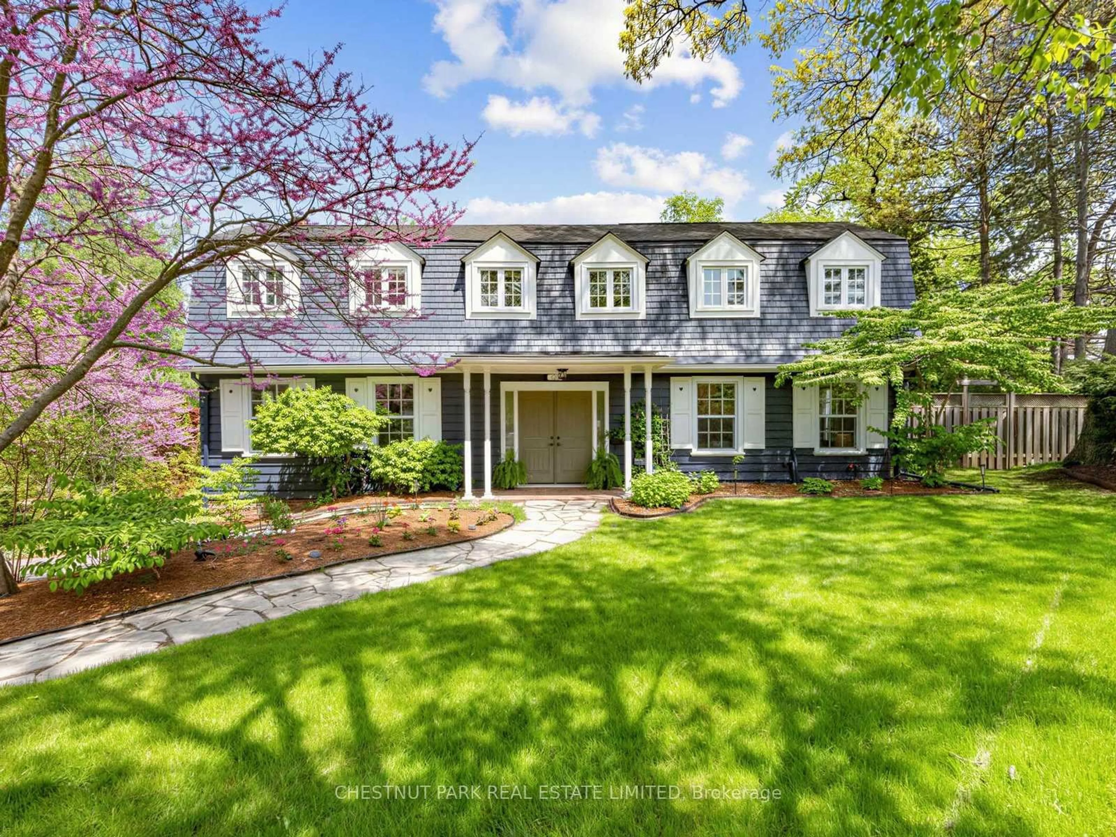 Home with brick exterior material, street for 725 Bexhill Rd, Mississauga Ontario L5H 3K9