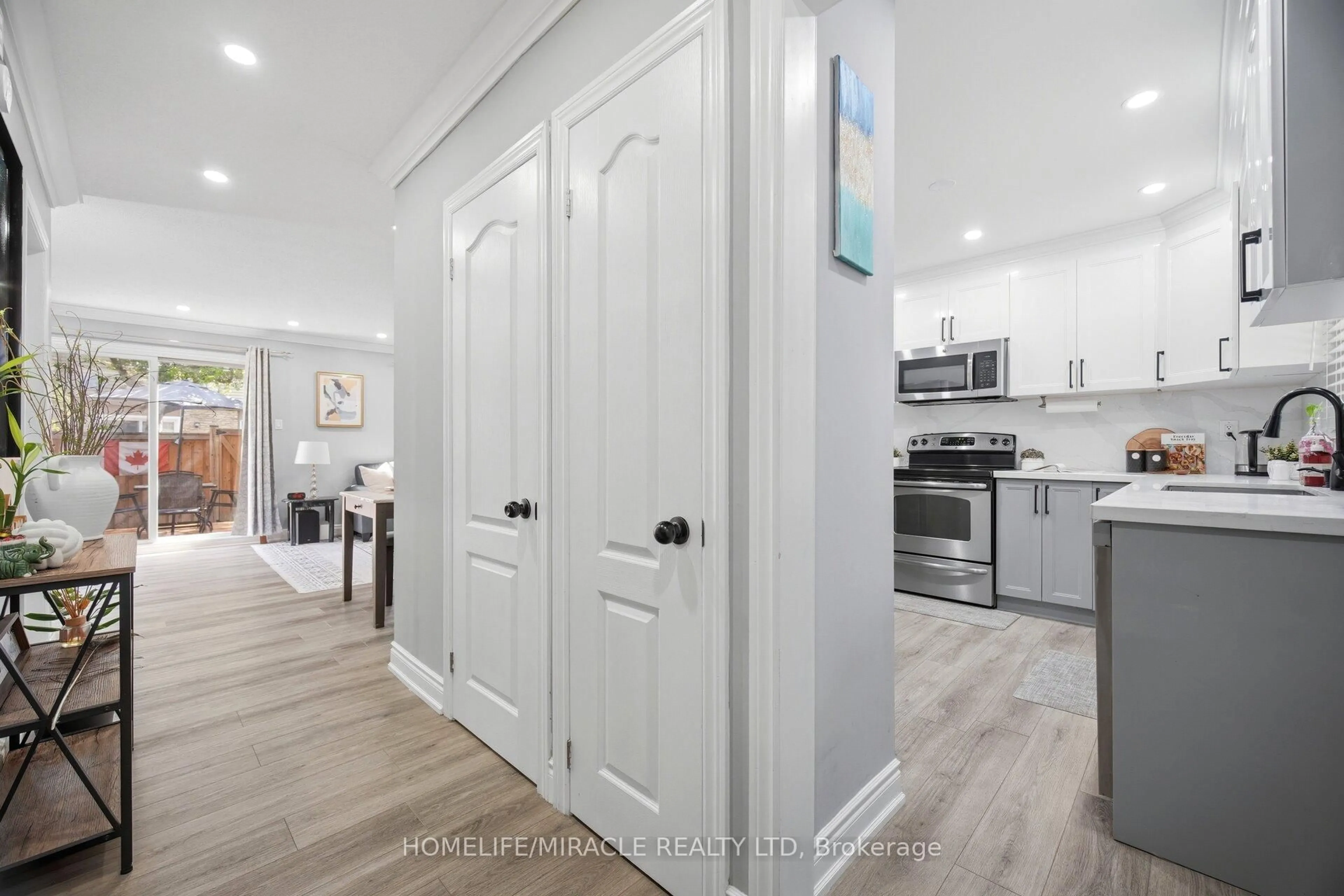 Open concept kitchen, unknown for 57 Hansen Rd #16, Brampton Ontario L6V 3C6