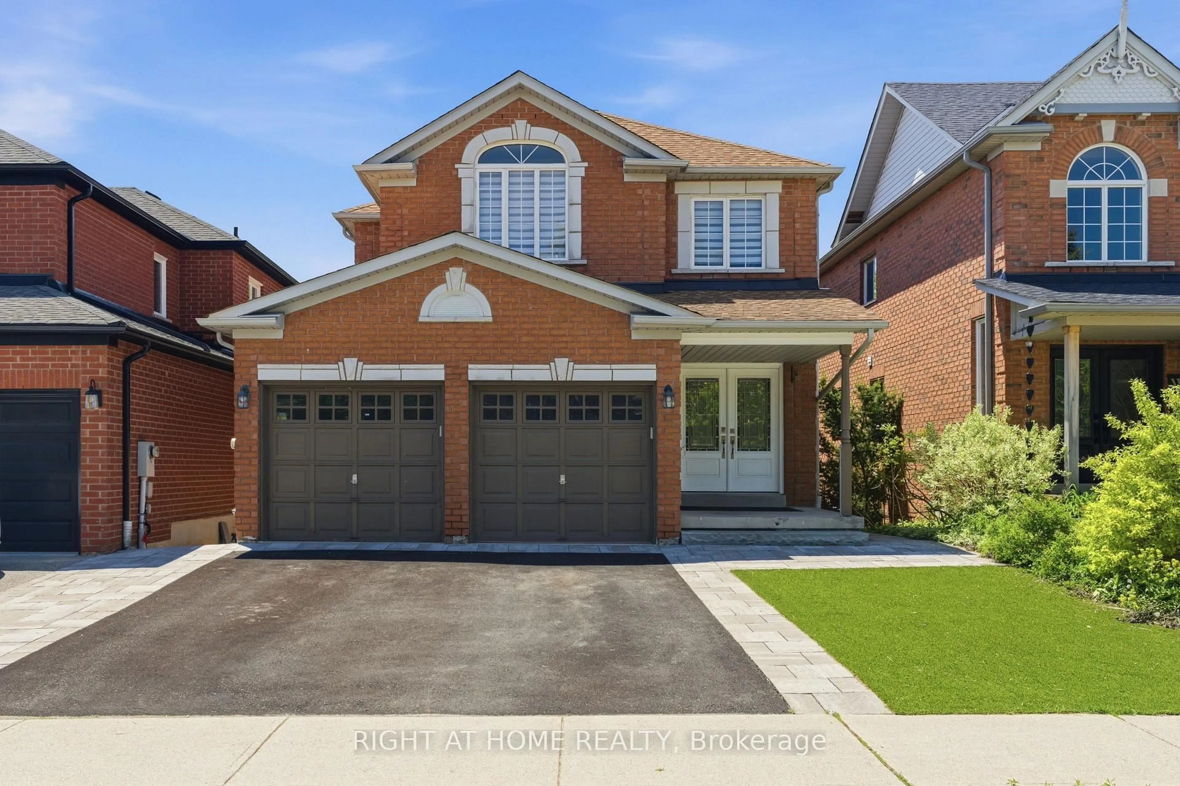 Home with brick exterior material, street for 182 Mowat Cres, Halton Hills Ontario L7G 6A4
