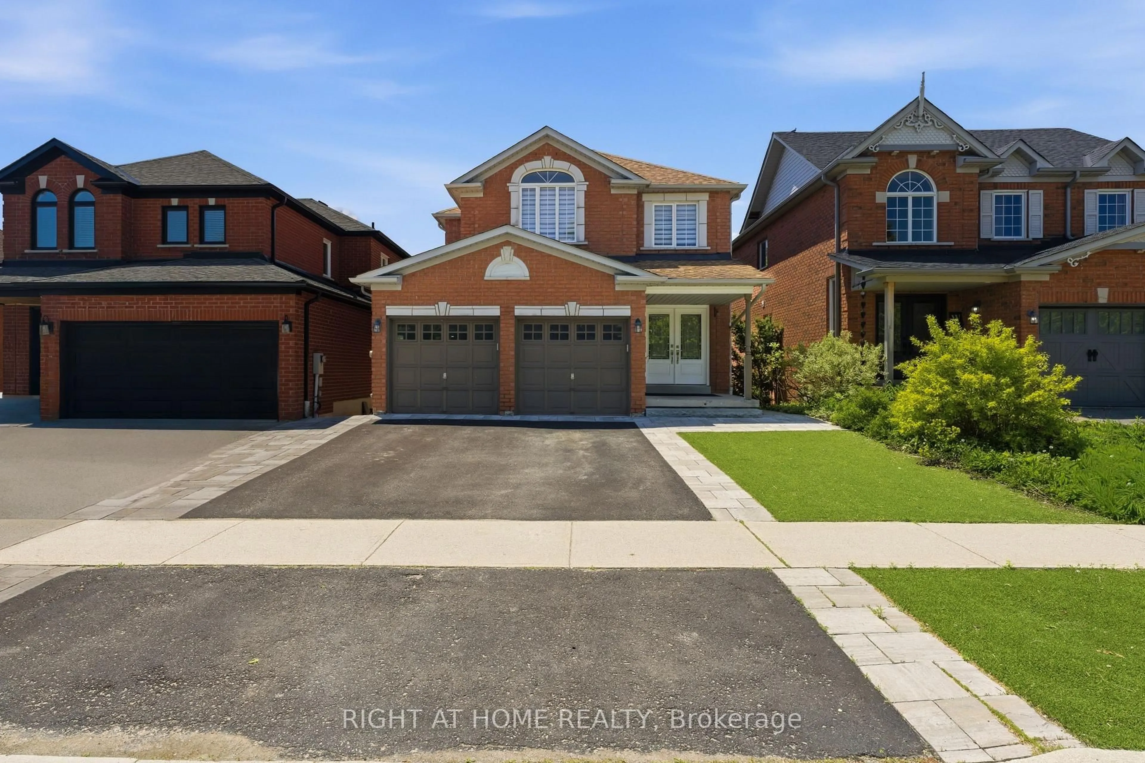 Home with brick exterior material, street for 182 Mowat Cres, Halton Hills Ontario L7G 6A4