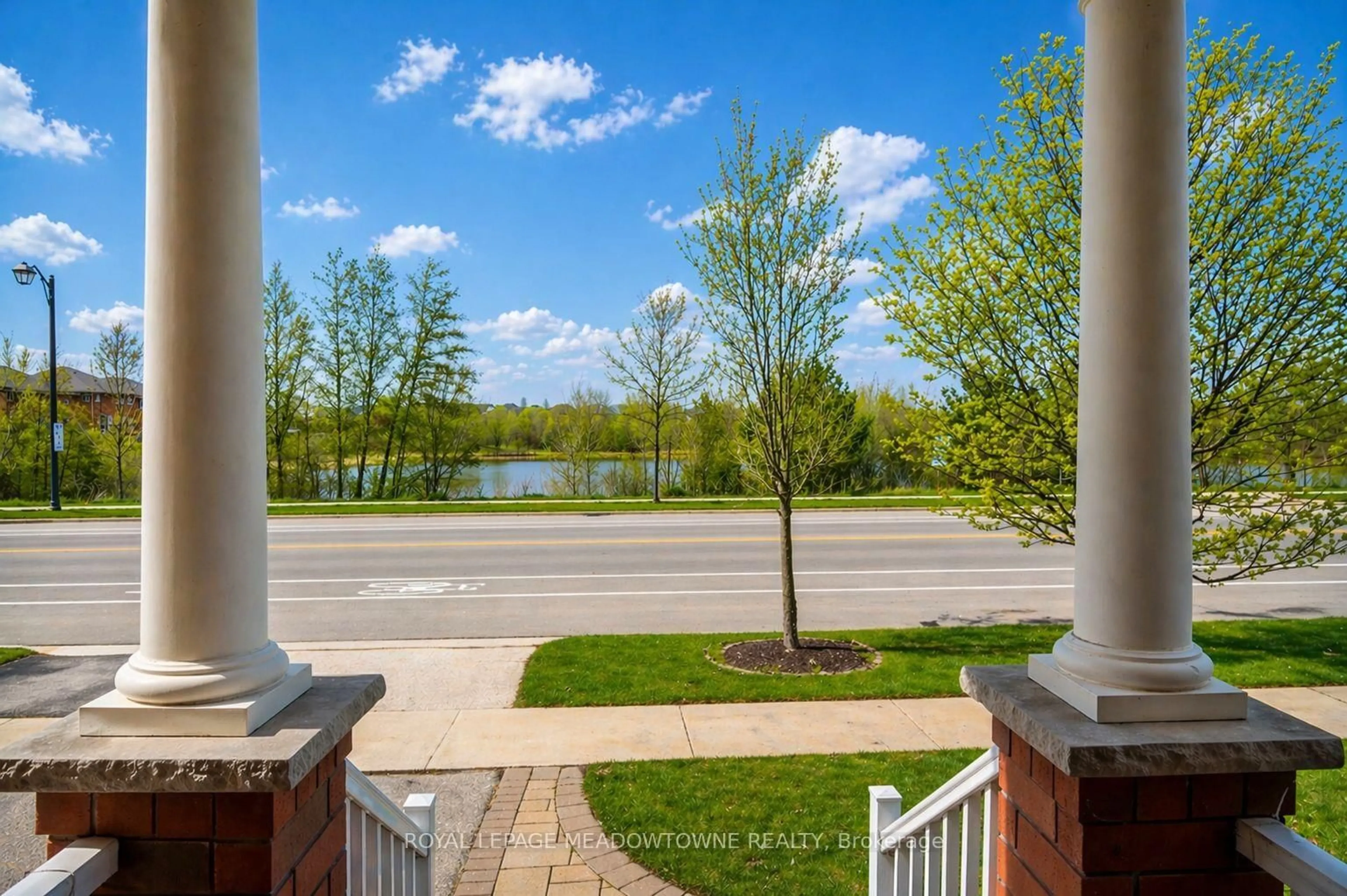 Patio, water/lake/river/ocean view for 496 Savoline Blvd, Milton Ontario L9T 7X3