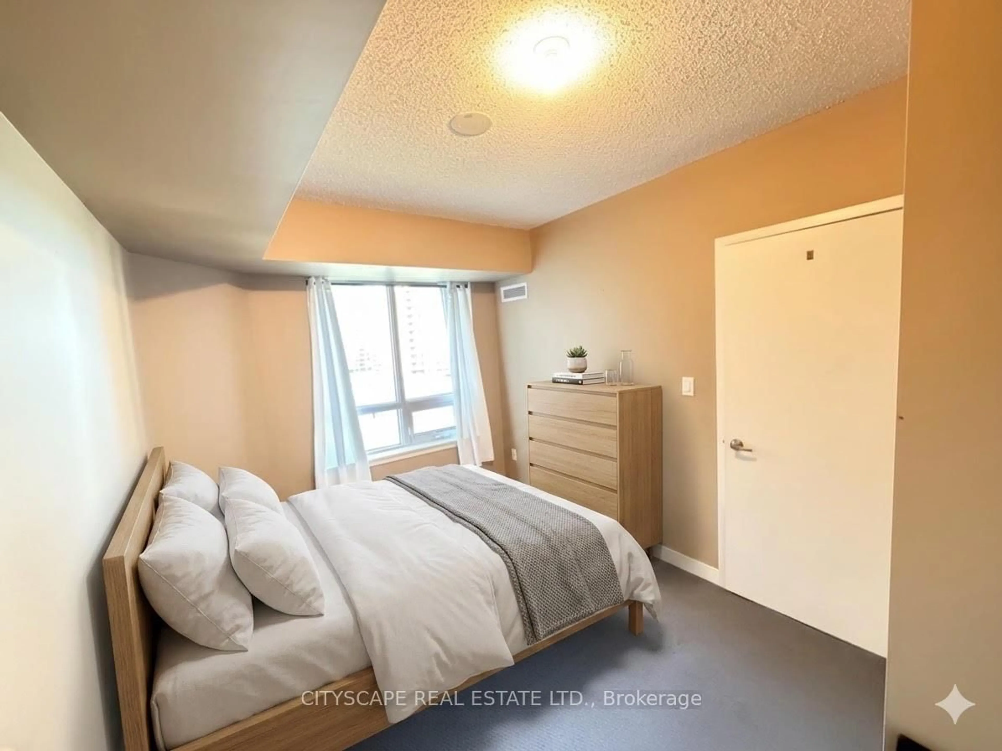 A pic of a room for 816 Lansdowne Ave #801, Toronto Ontario M6H 4K6