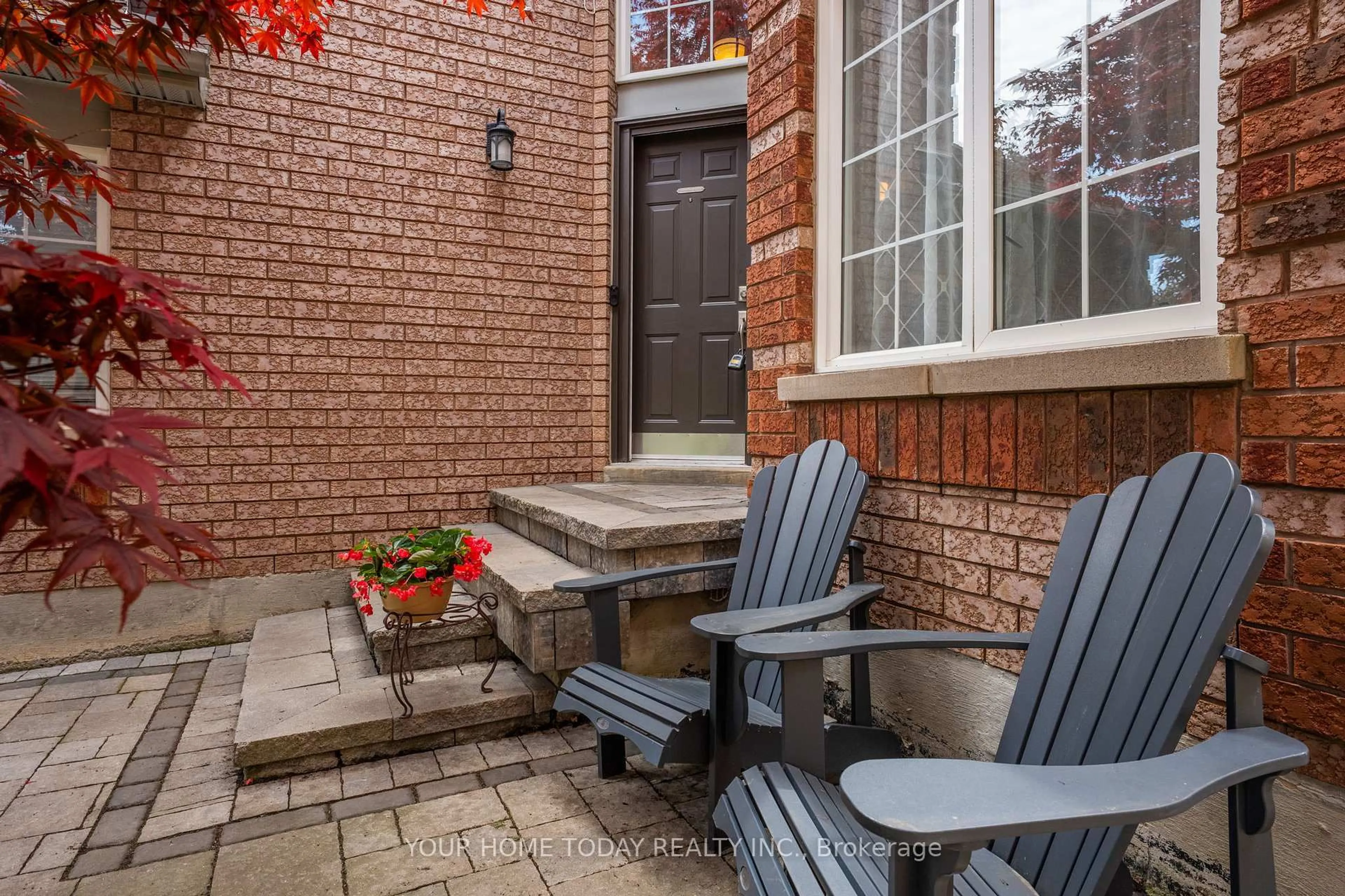 Patio, street for 5 Curry Cres, Halton Hills Ontario L7G 5L4