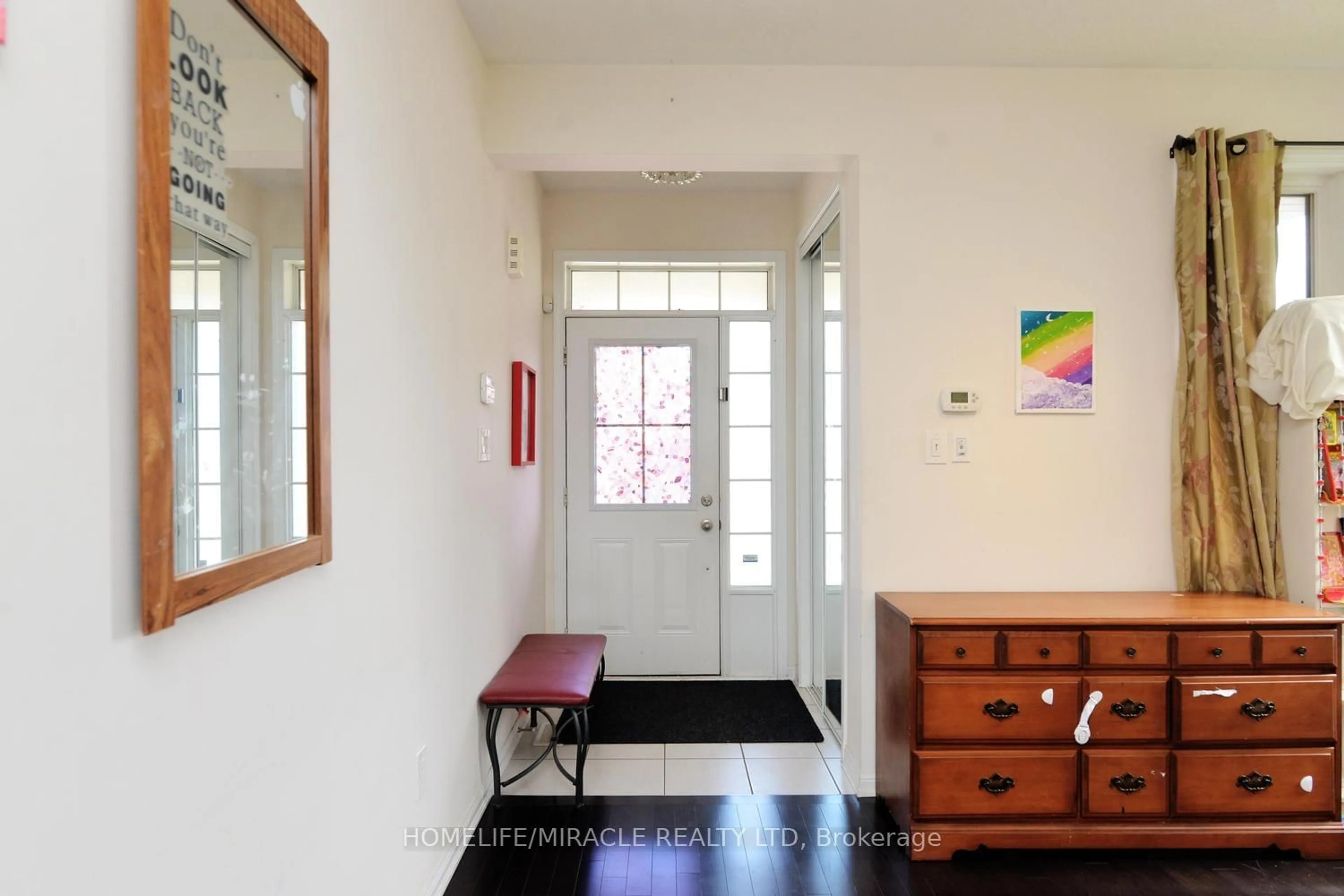 Indoor entryway for 8 Robert Parkinson Dr, Brampton Ontario L7A 0Y3