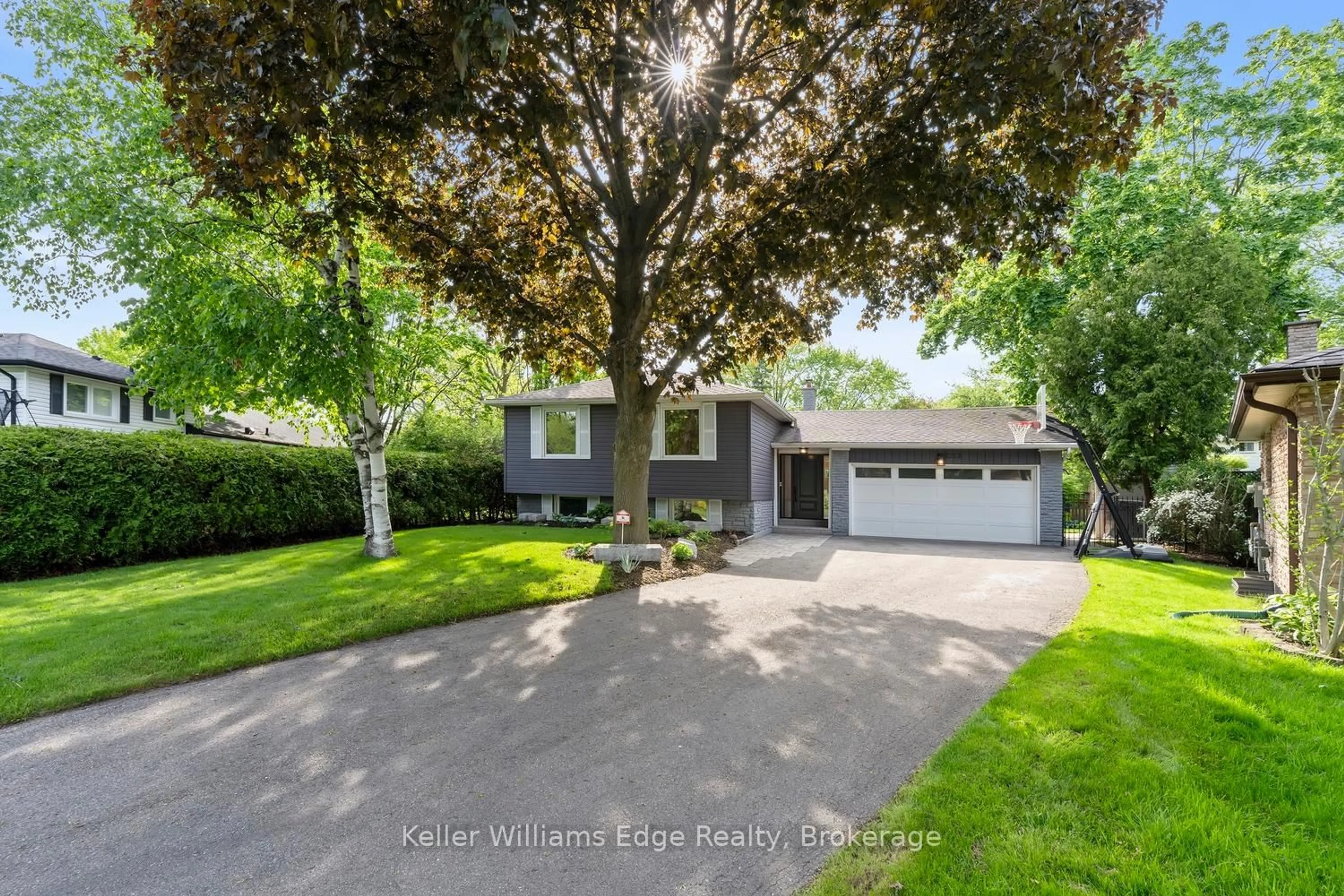 Home with vinyl exterior material, street for 2213 Sunnyvale Dr, Oakville Ontario L6L 1W6