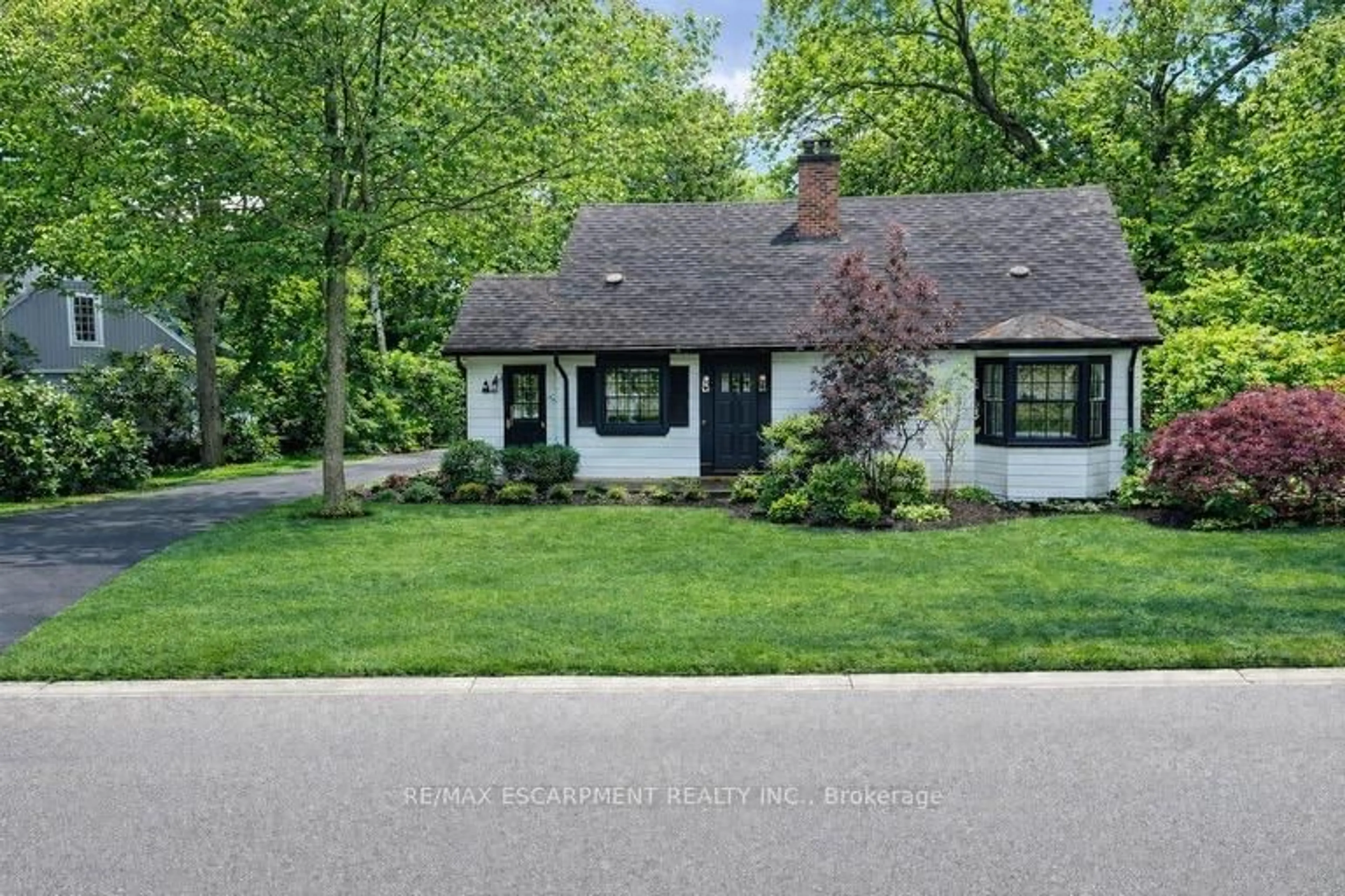 Unknown for 804 Shadeland Ave, Burlington Ontario L7T 2M1