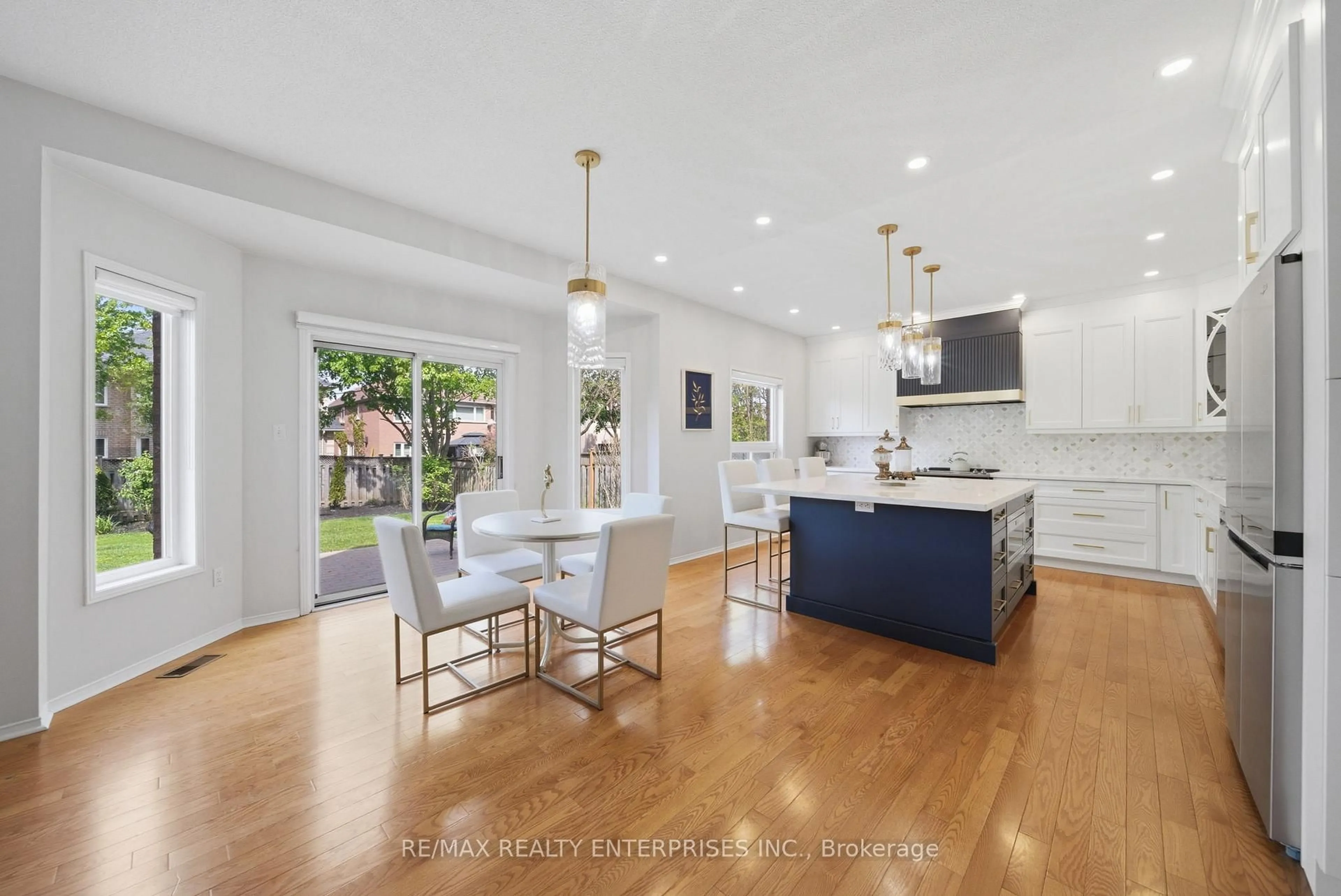 Open concept kitchen, unknown for 5811 Cornell Cres, Mississauga Ontario L5M 5R5
