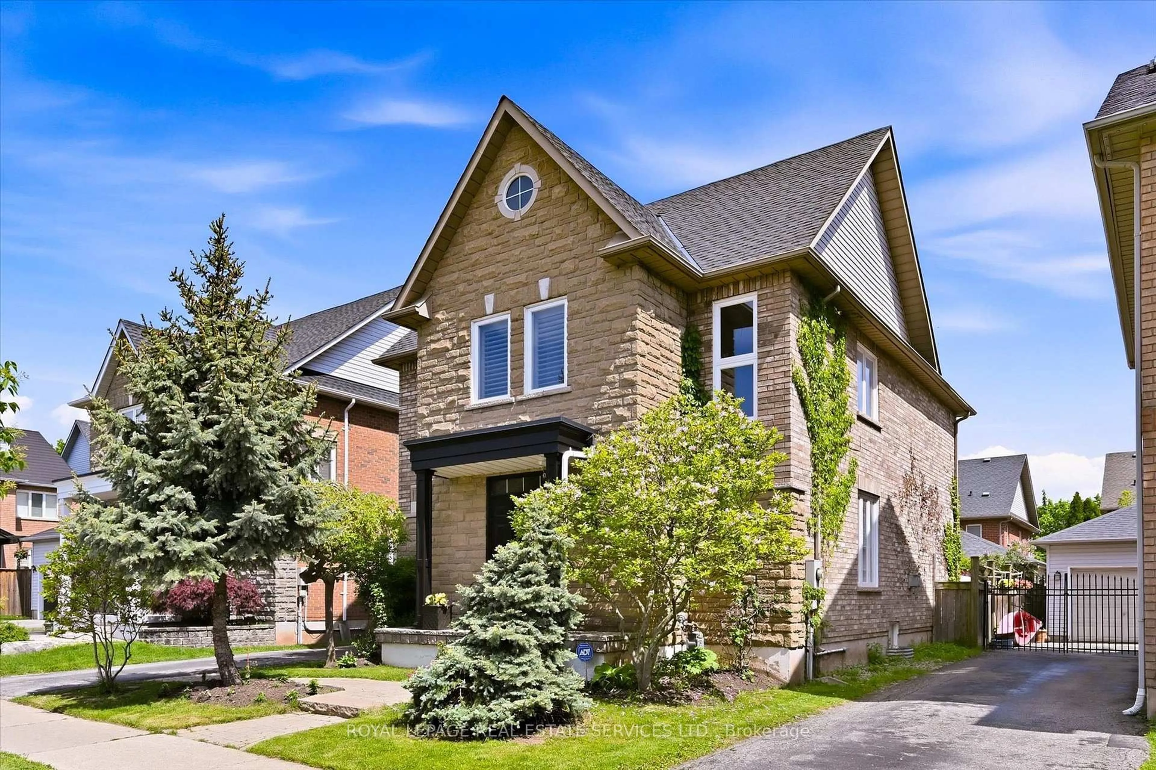 Home with brick exterior material, street for 172 River Glen Blvd, Oakville Ontario L6H 7K5