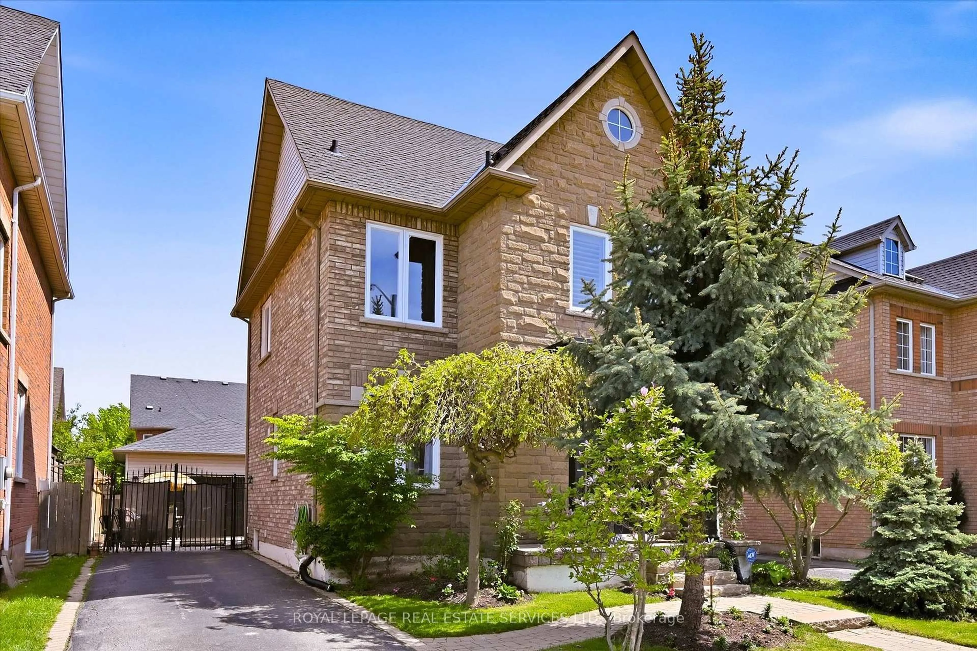 Home with brick exterior material, street for 172 River Glen Blvd, Oakville Ontario L6H 7K5