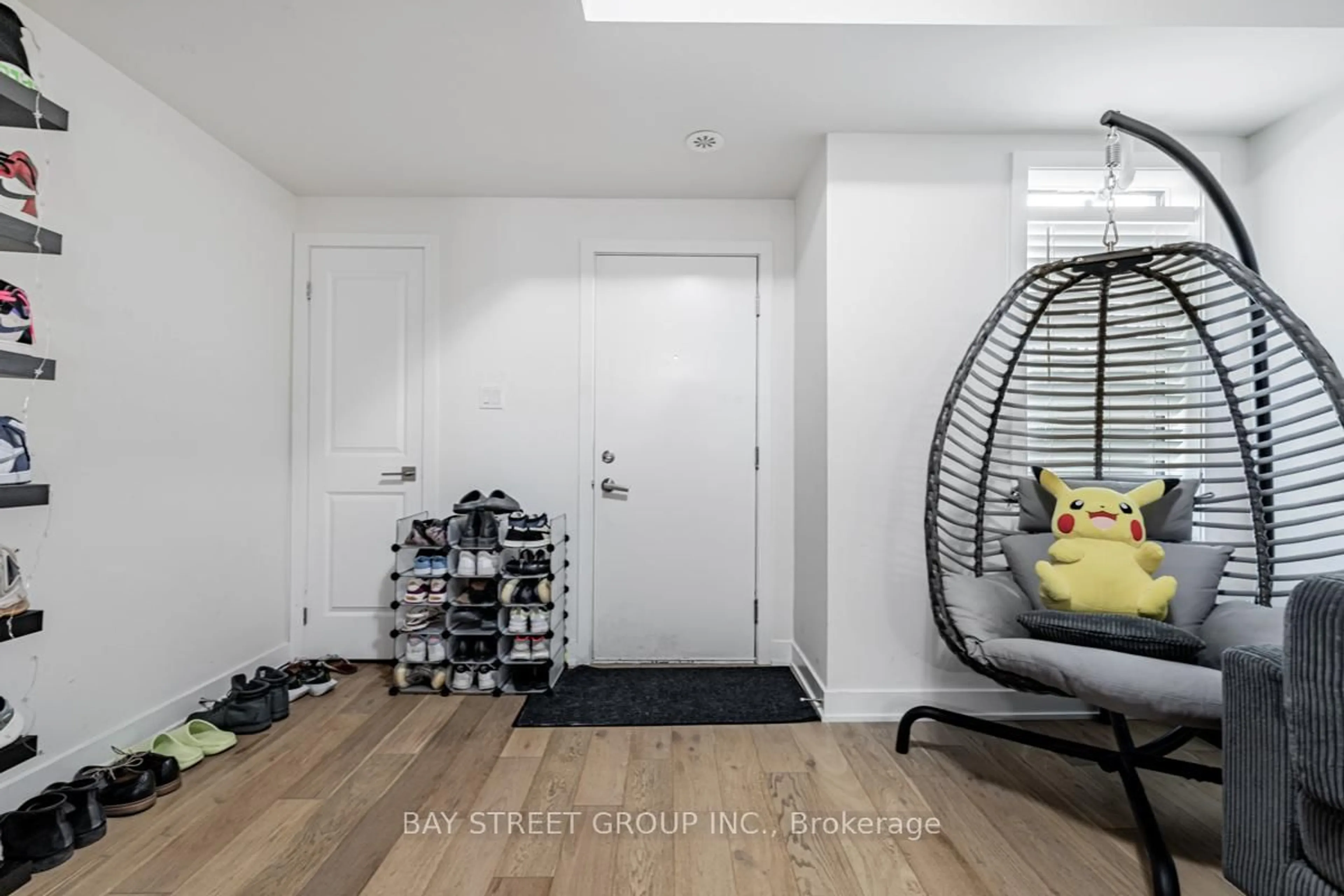 Indoor entryway for 39 John Perkins Bull Dr #6, Toronto Ontario M3K 0C3