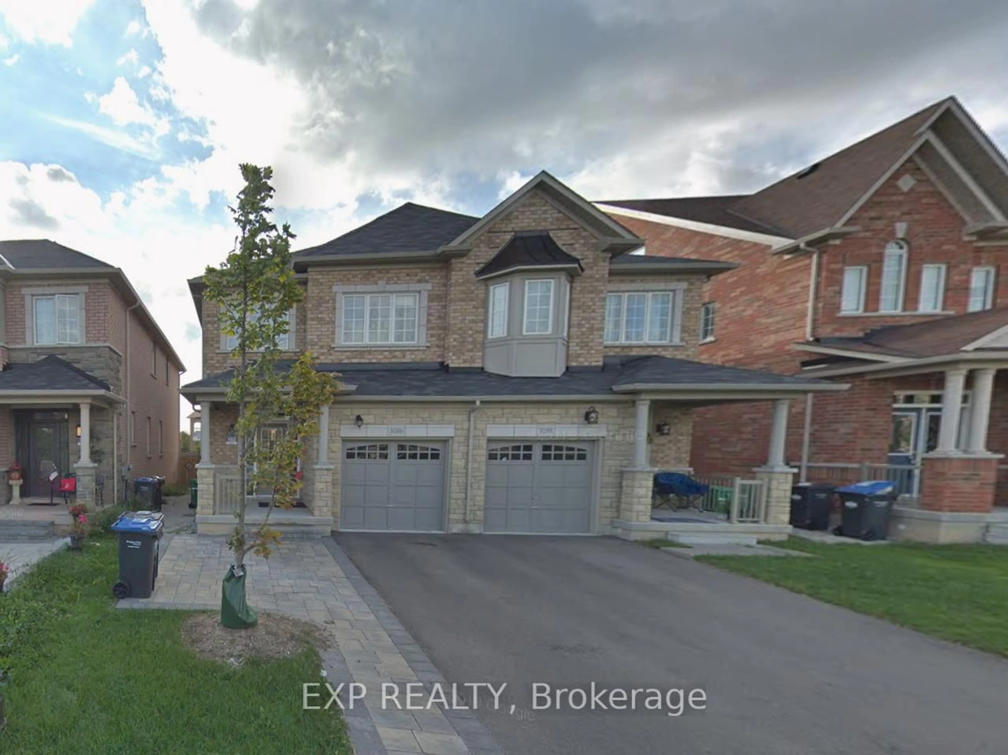 Home with brick exterior material, street for 3086 Ozzie Dr, Mississauga Ontario L5M 0V9