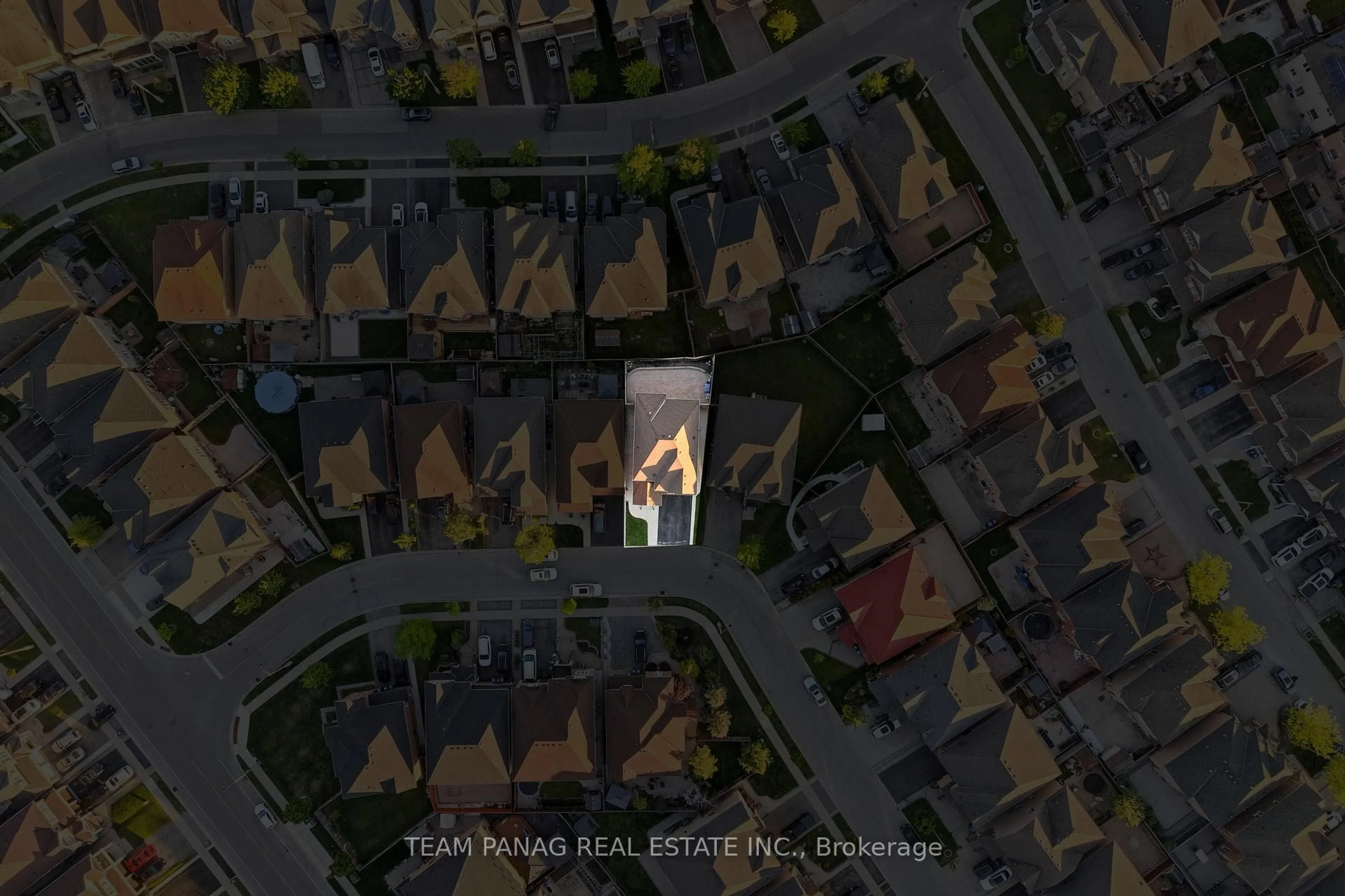A pic from outside/outdoor area/front of a property/back of a property/a pic from drone, street for 11 Powell Dr, Brampton Ontario L6R 0K9