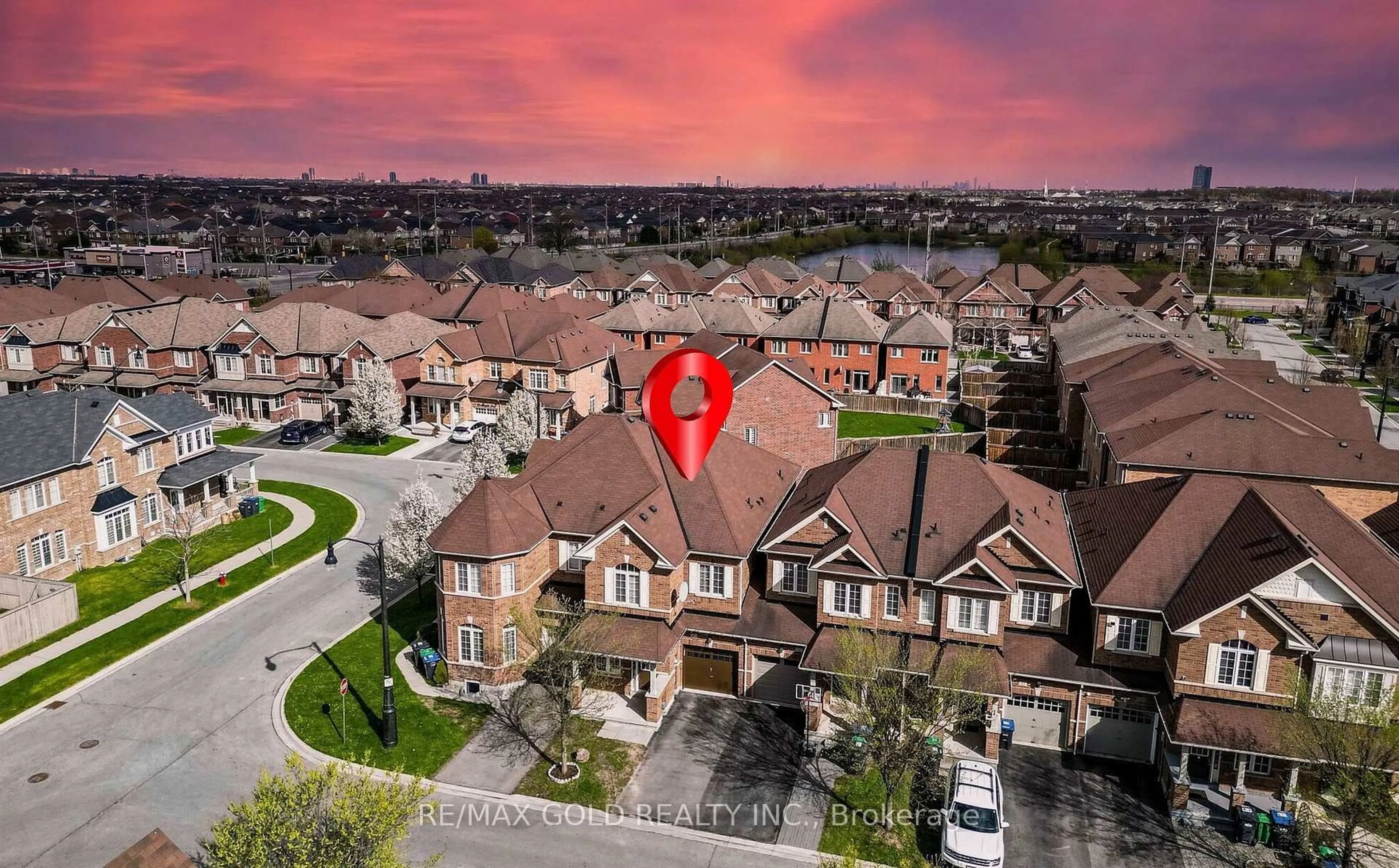 A pic from outside/outdoor area/front of a property/back of a property/a pic from drone, street for 17 Primo Rd, Brampton Ontario L7A 0Z9