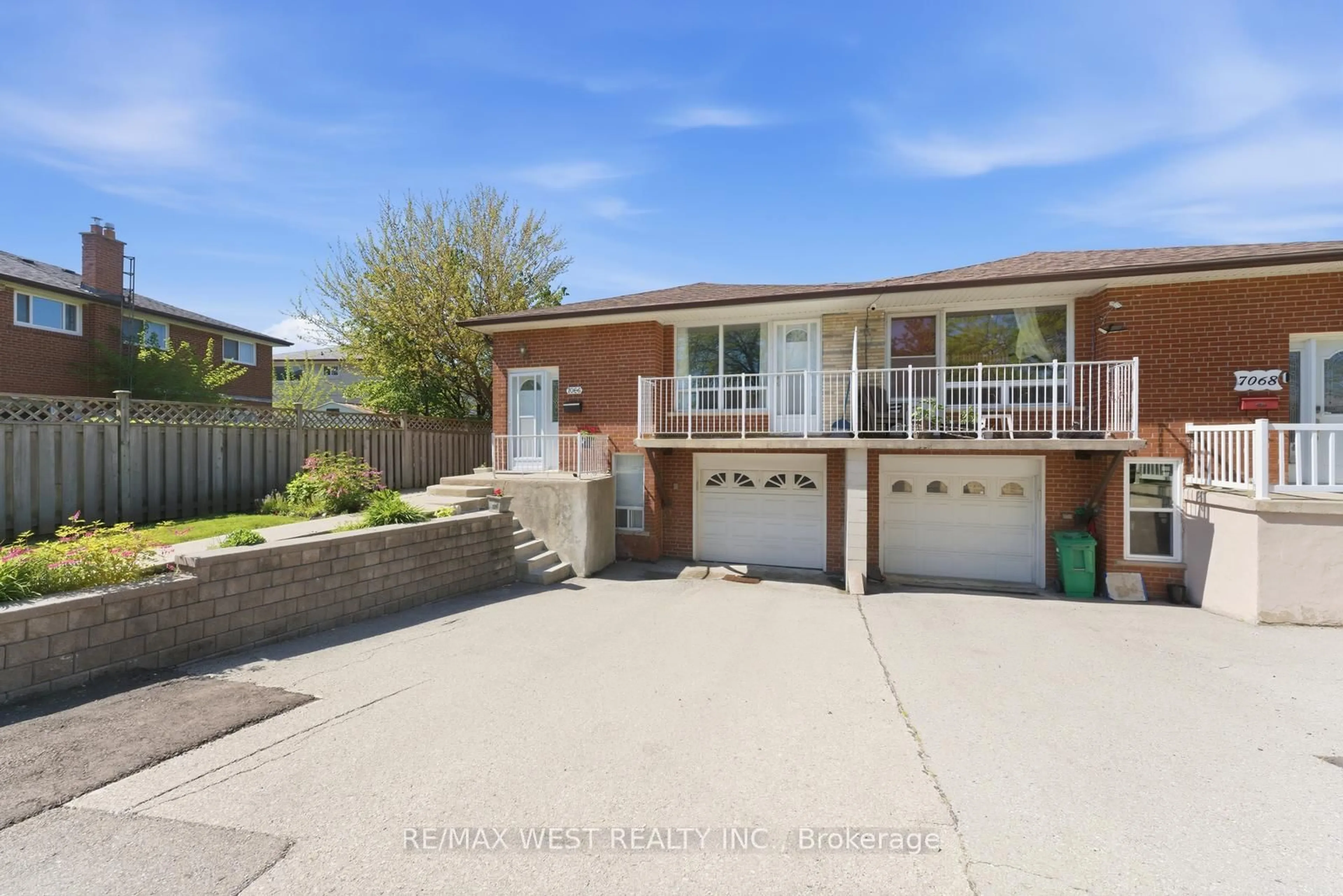 Home with brick exterior material, street for 7066 Magic Crt, Mississauga Ontario L4T 3A1