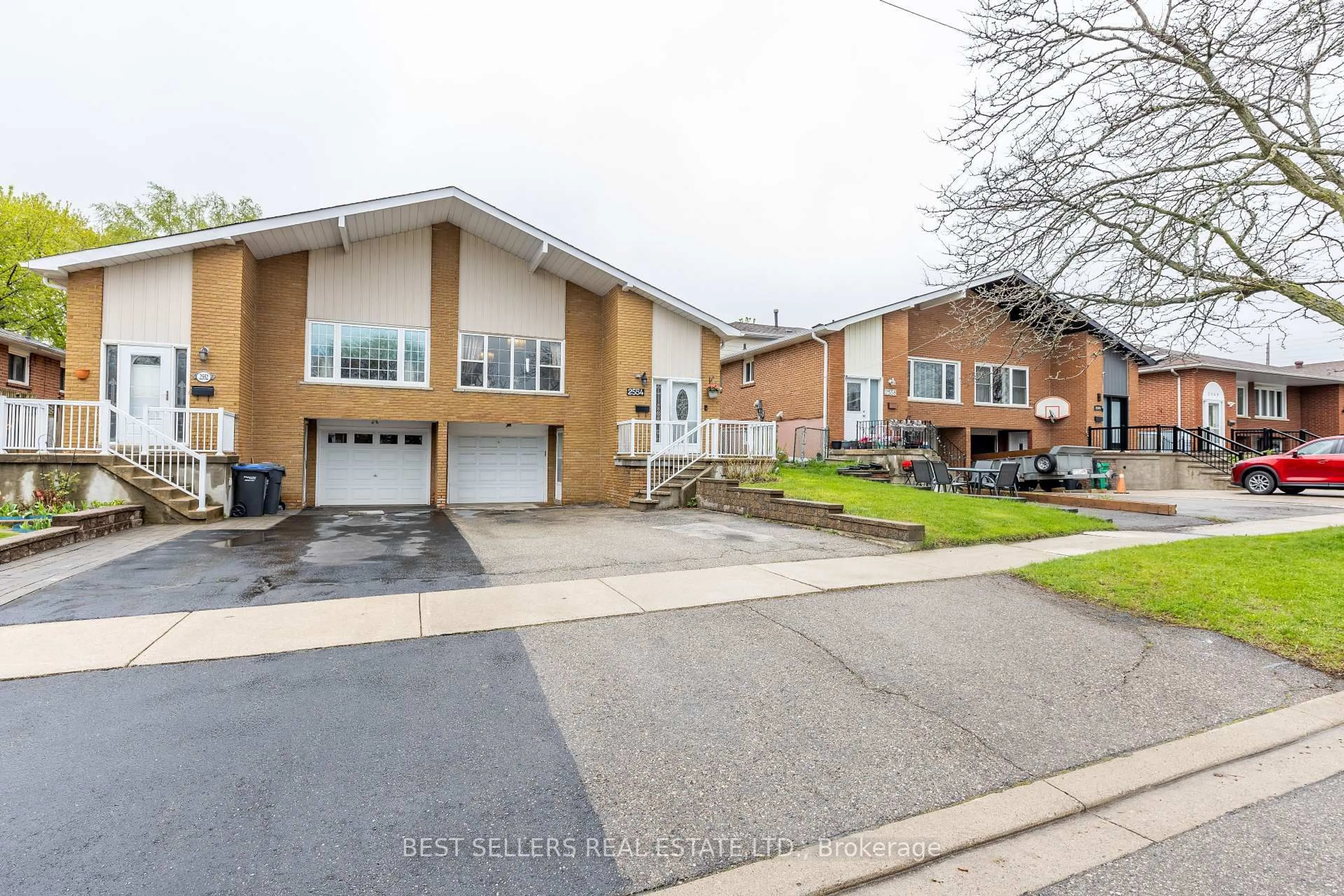 Unknown for 2554 Palisander Ave, Mississauga Ontario L5B 2L2
