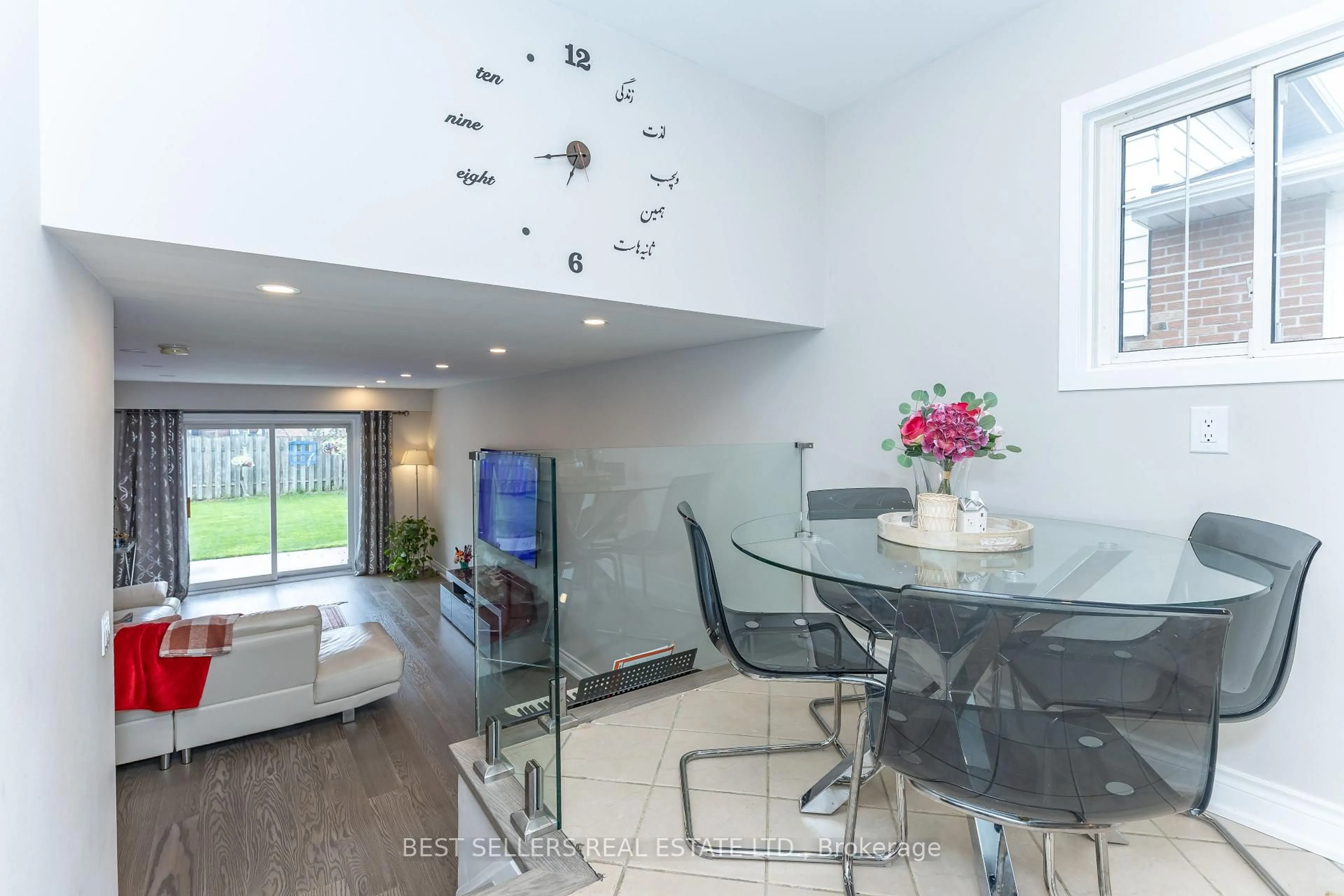 Unknown for 2554 Palisander Ave, Mississauga Ontario L5B 2L2
